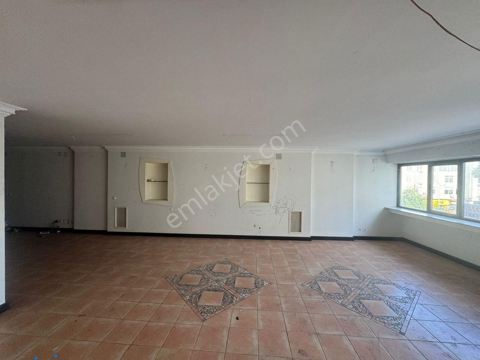 Akdeniz İstiklal Cad. İş Merkezinde Satılık 4+1 Ofis Büro - Görsel 13