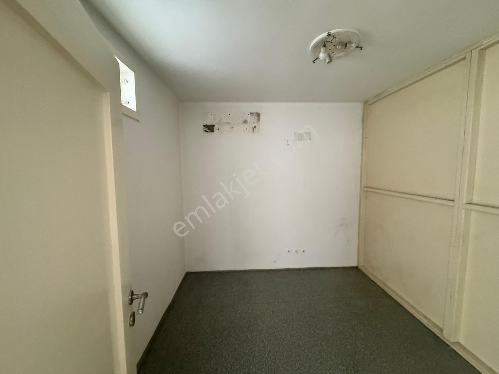 Akdeniz İstiklal Cad. İş Merkezinde Satılık 4+1 Ofis Büro - Görsel 9