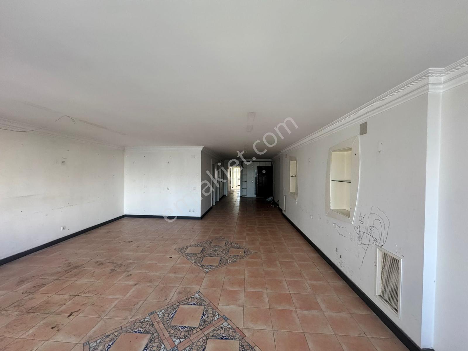 Akdeniz İstiklal Cad. İş Merkezinde Satılık 4+1 Ofis Büro - Görsel 20