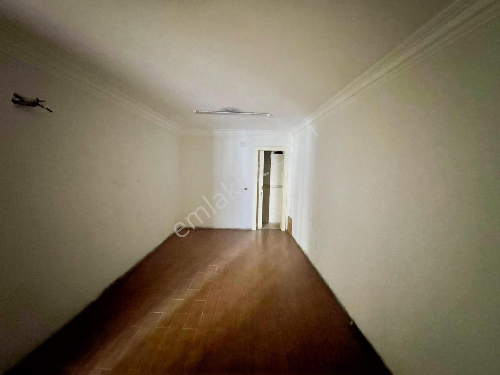 Akdeniz İstiklal Cad. İş Merkezinde Satılık 4+1 Ofis Büro - Görsel 19
