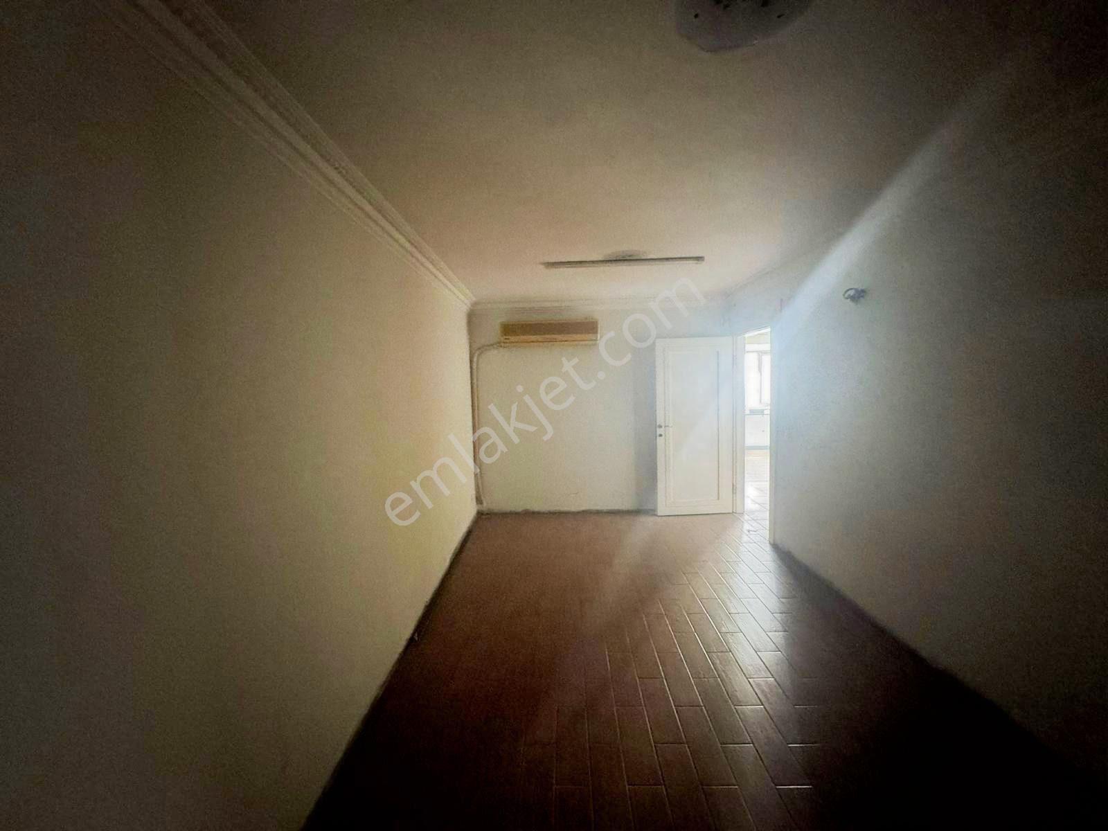 Akdeniz İstiklal Cad. İş Merkezinde Satılık 4+1 Ofis Büro - Görsel 15
