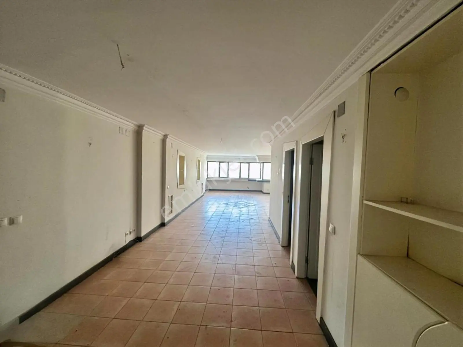 Akdeniz İstiklal Cad. İş Merkezinde Satılık 4+1 Ofis Büro - Görsel 3