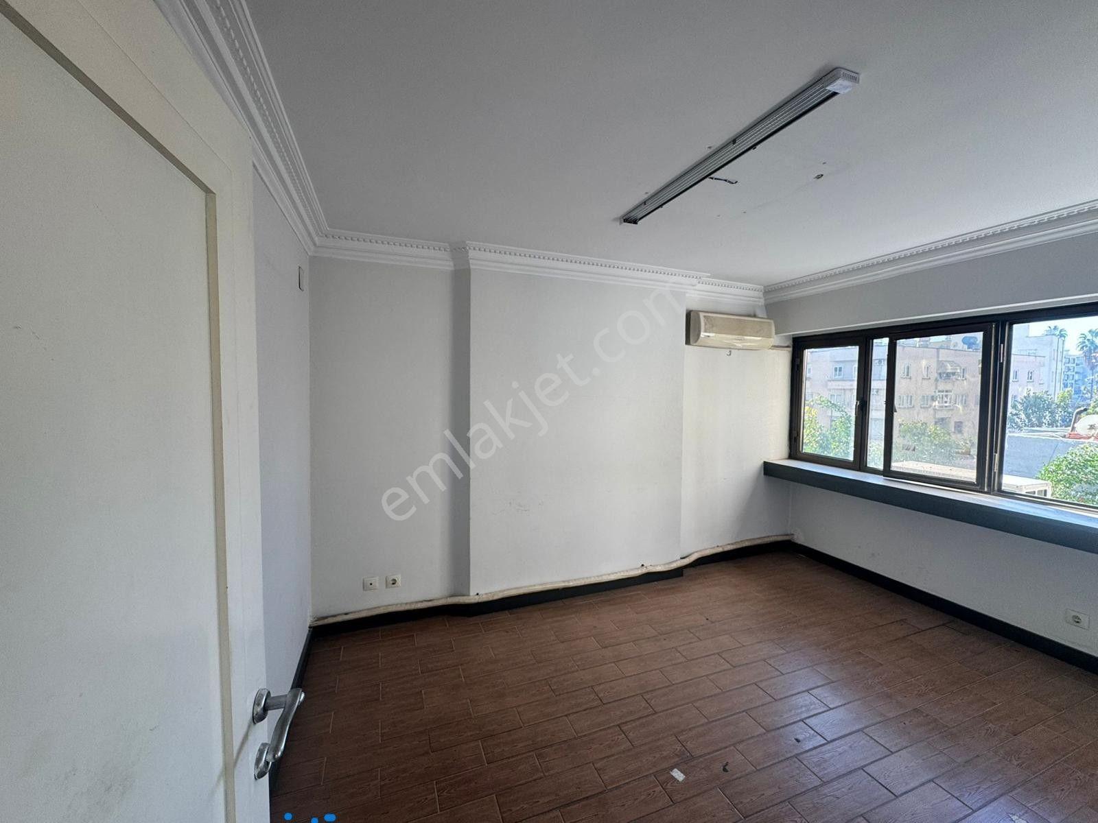 Akdeniz İstiklal Cad. İş Merkezinde Satılık 4+1 Ofis Büro - Görsel 7