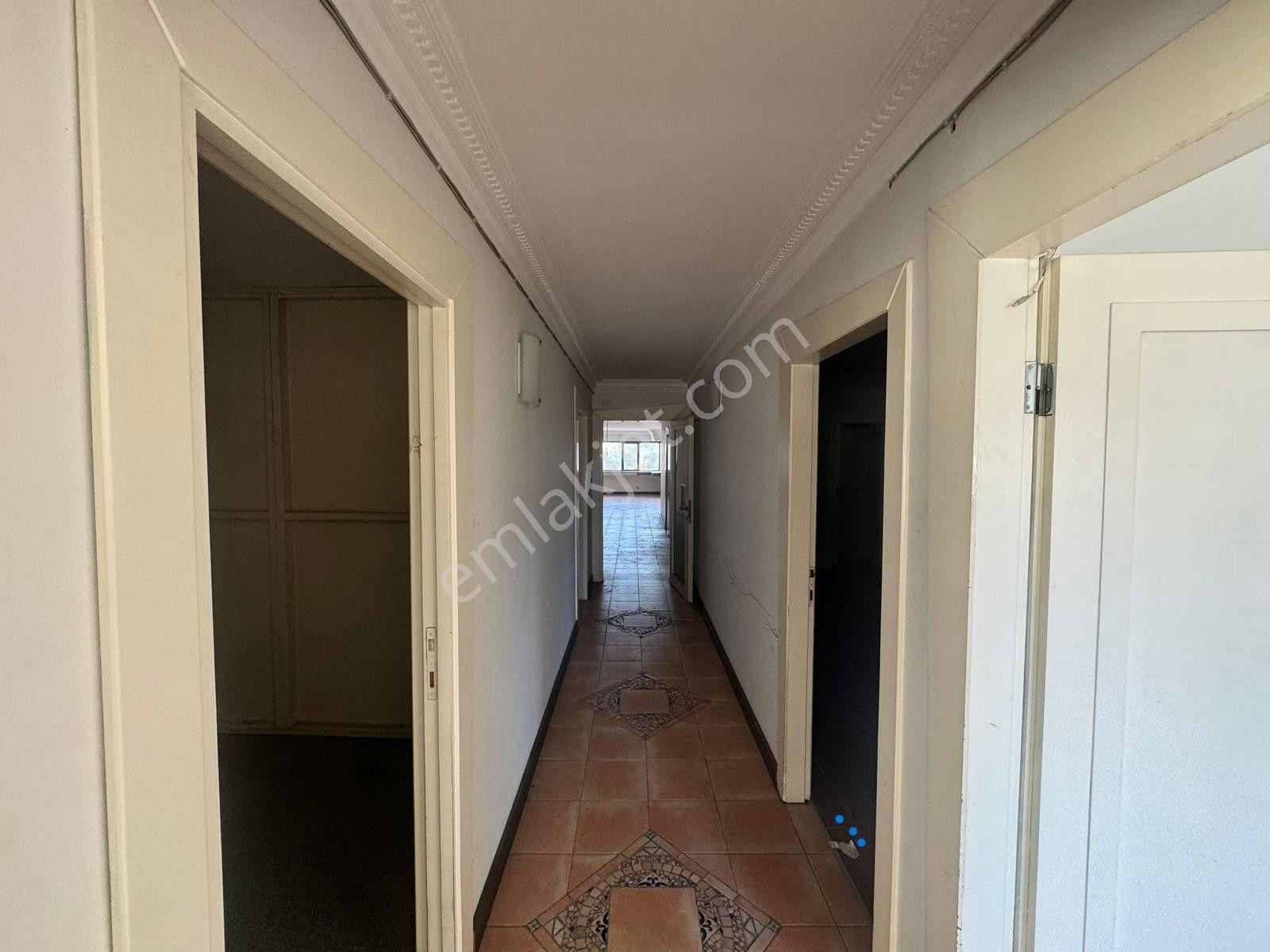 Akdeniz İstiklal Cad. İş Merkezinde Satılık 4+1 Ofis Büro - Görsel 6
