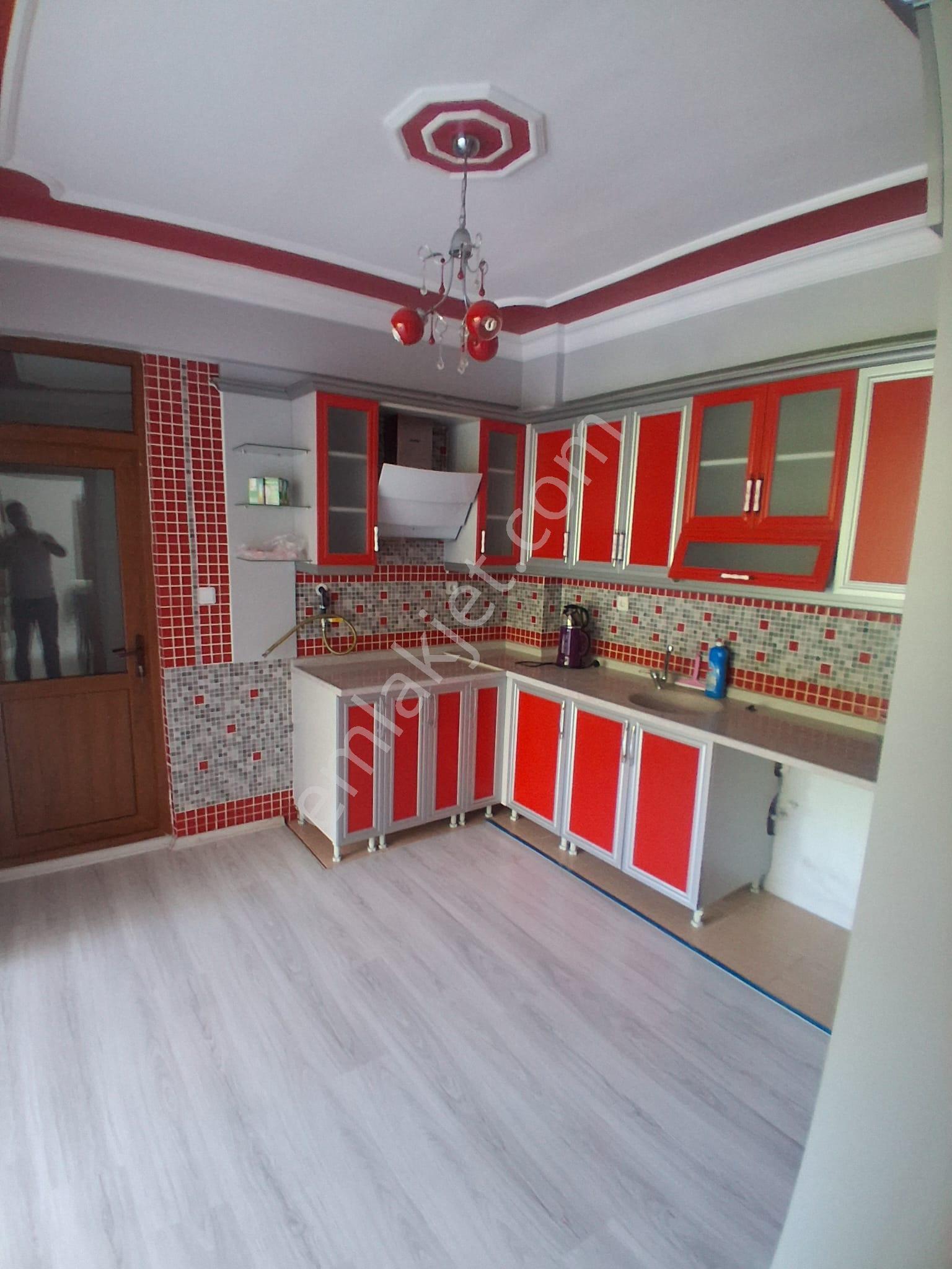 Adalet Gold Group Emlak'tan Bengiler Mahallesi'nde Merkezin Göbeğinde Kiralık 2+1 Daire - Görsel 2