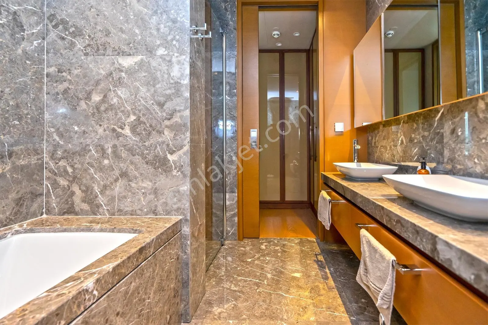Versatıe Gayrımenkul'den Zorlu Center'da Köşe 2+1 Satılık Daire - Görsel 2