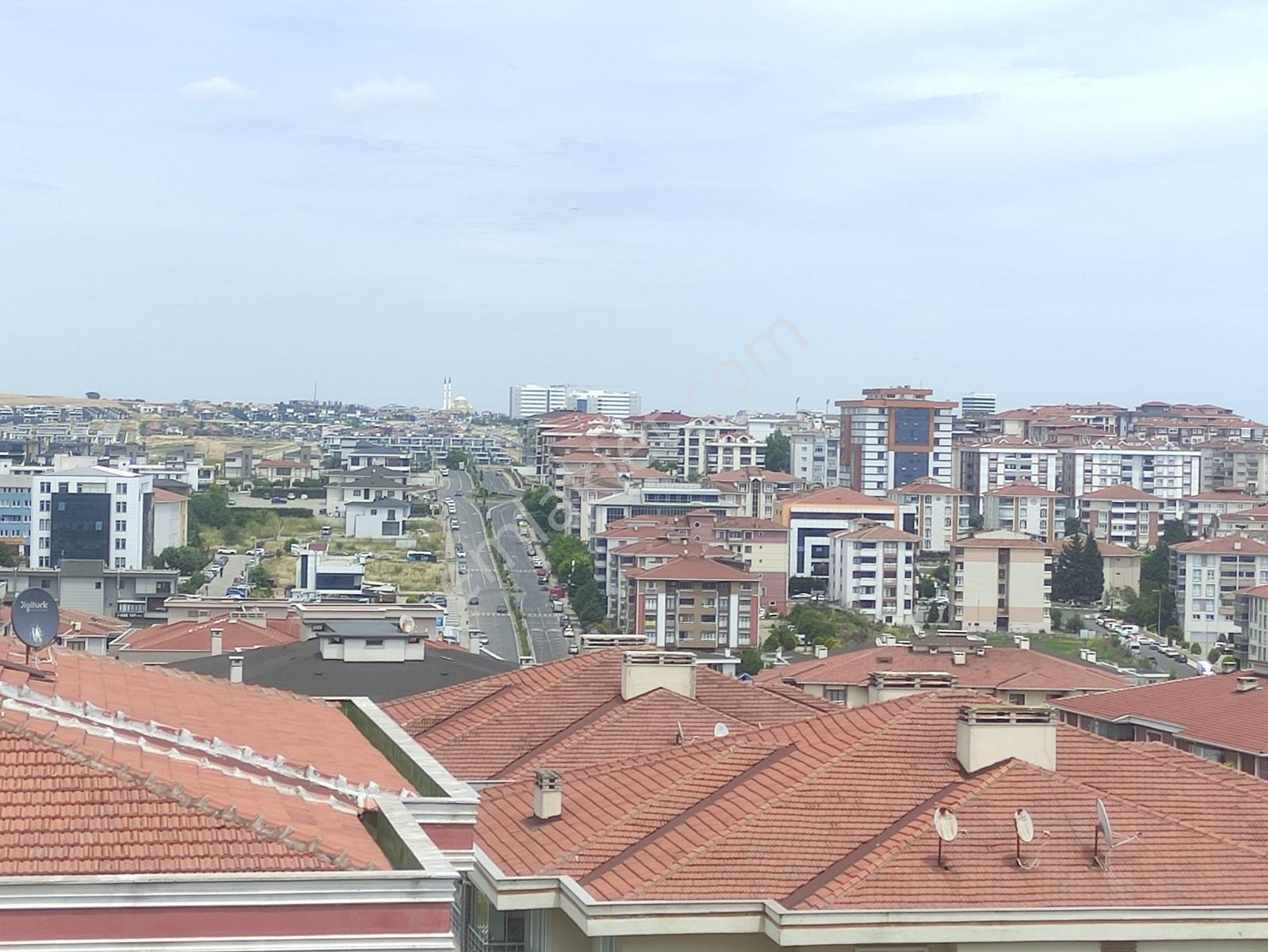 Cadde Üzeri Deniz Manzaralı Eşyalı Ayçadan Kiralık 1+1 Daire - Görsel 2
