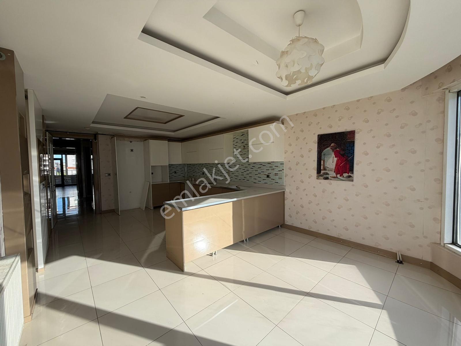 75 Ana Yol Üzerinde Site İçerisinde Kiralık 4+1 Daire - Görsel 2