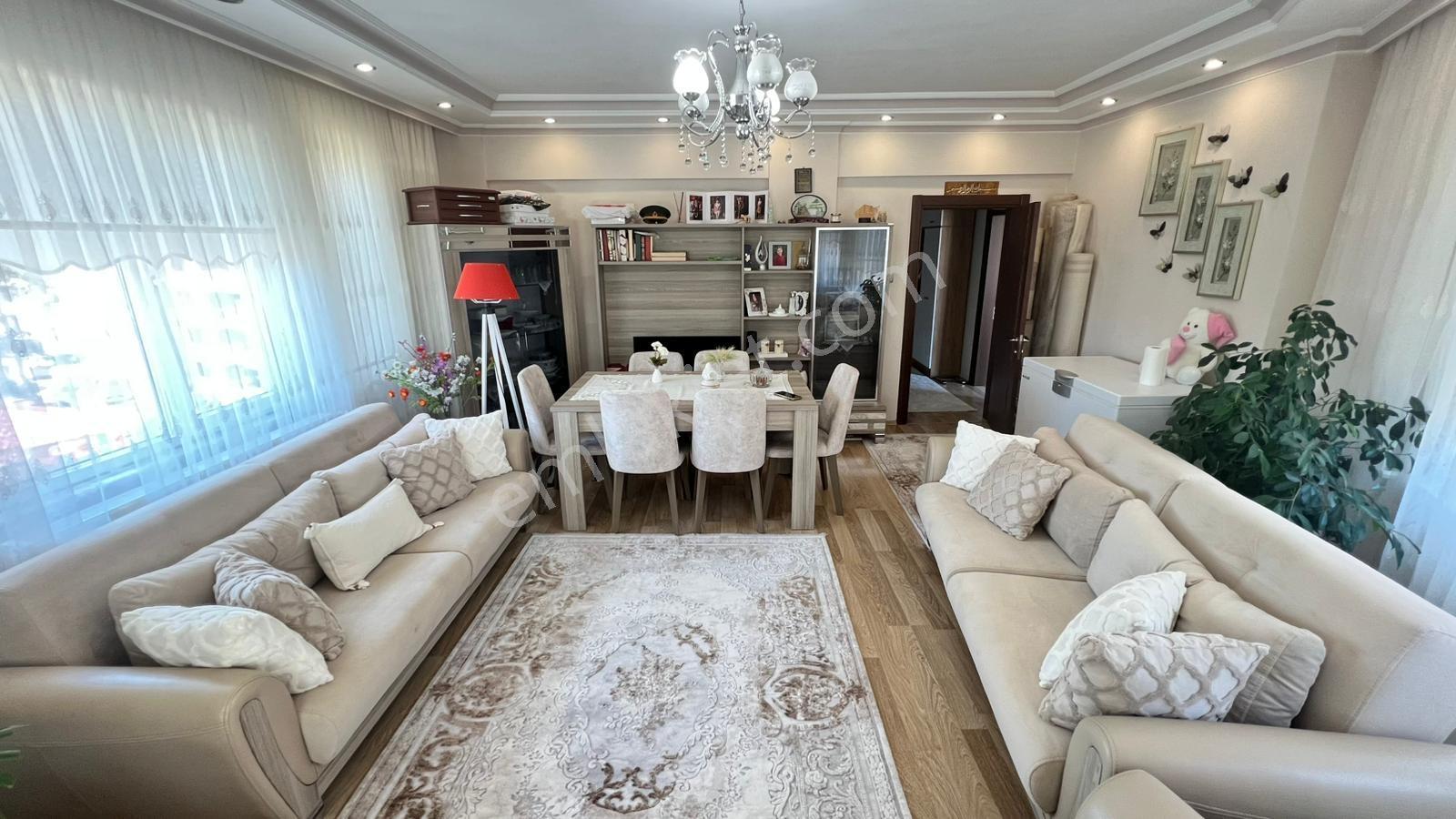 Bafra Vıp Gym.den Emirefendi Mah.de 3+1, 145m2 Satılık Daire - Görsel 4