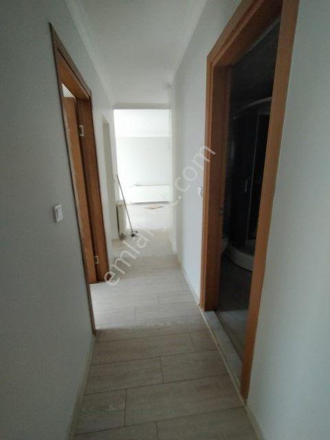 Bayraklıda Merkezi Konumda Site İçinde 2+1 Kiralık Daire - Görsel 3