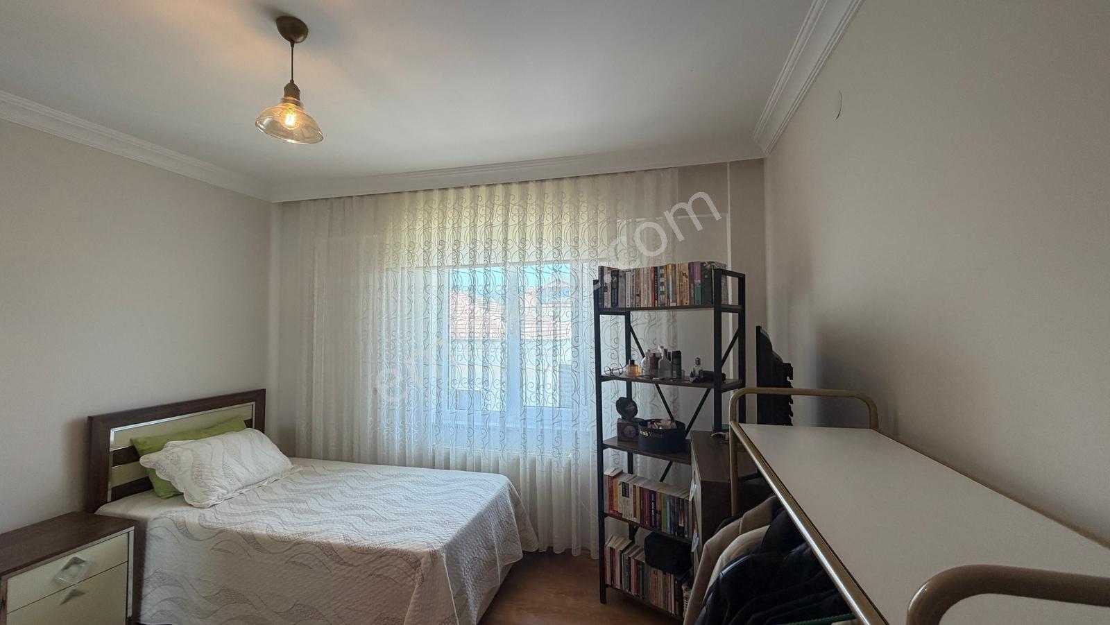 C21 İz Mehmet Çakar'dan Serdivan'da Kiralık Çatı Dubleks Daire - Görsel 31