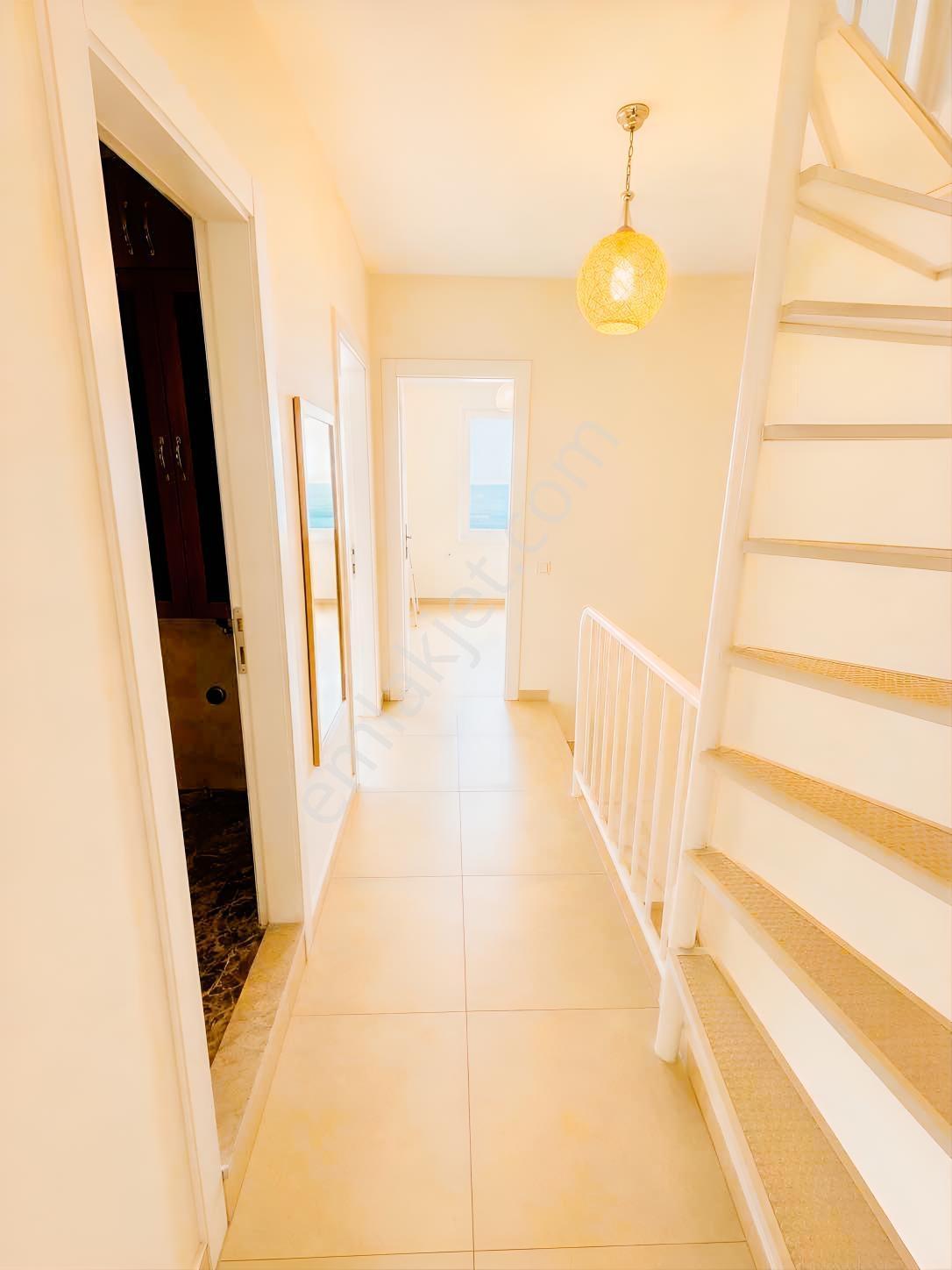 Çeşme'de Site İçinde Deniz Manzaralı 4+1 Villa - Görsel 13