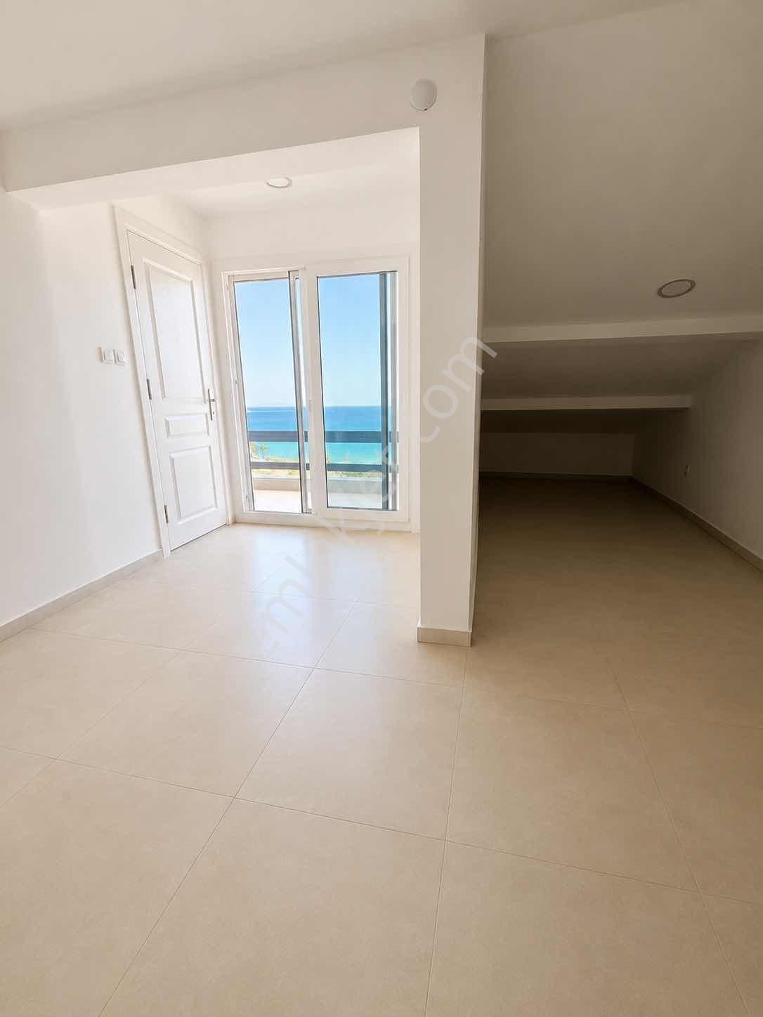 Çeşme'de Site İçinde Deniz Manzaralı 4+1 Villa - Görsel 14