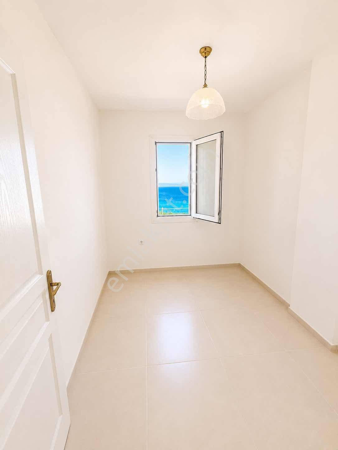 Çeşme'de Site İçinde Deniz Manzaralı 4+1 Villa - Görsel 16