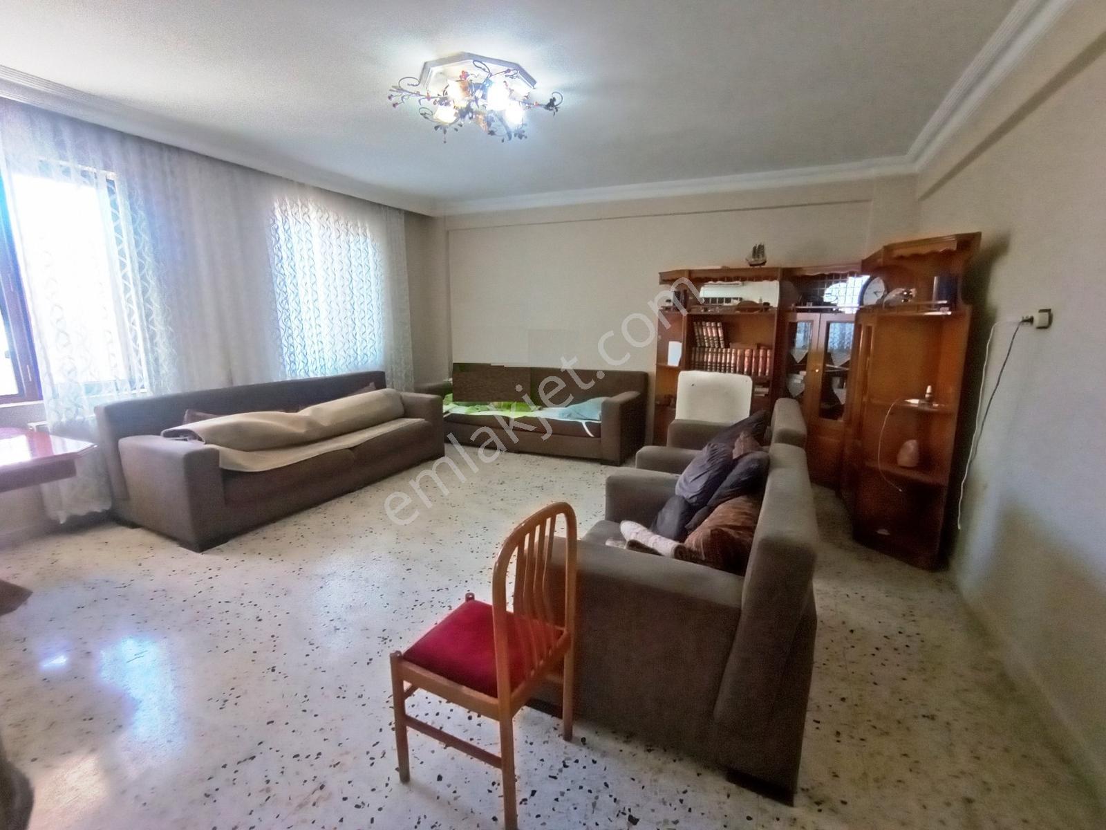 Babacandan Emniyet Caddesinde Doğalgazlı-asansörlü 3+1 Daire