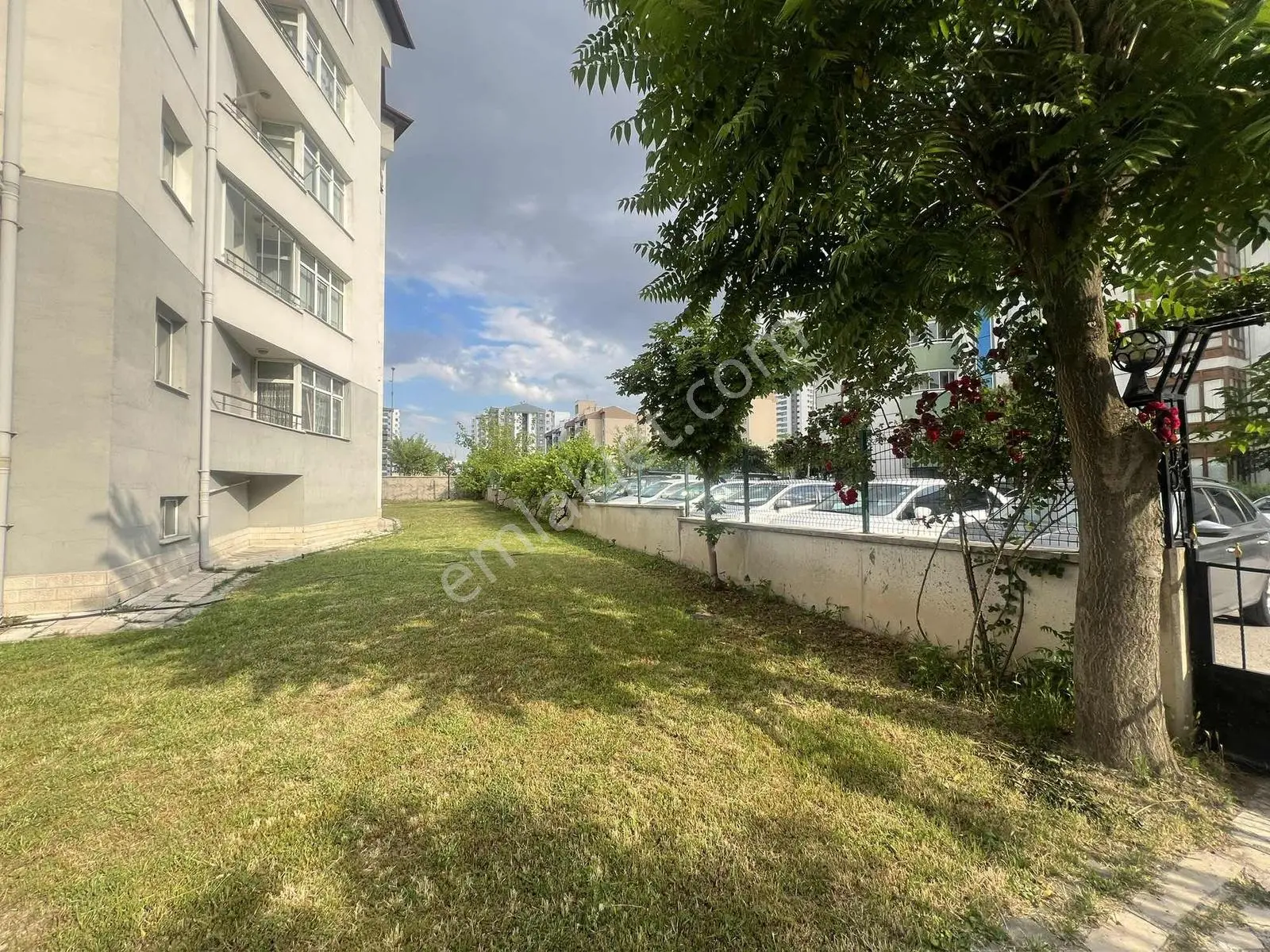 Güzelkent Mah.metroyakını Siteiçi 3+1 Yapılı Uygun Satılık Daire - Görsel 3