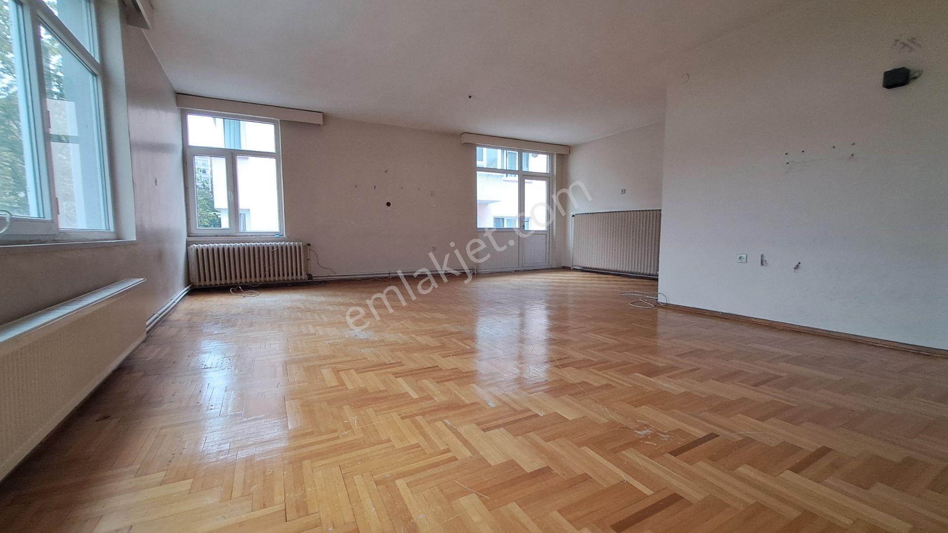 Çankaya Nilgün Sokak'ta Üst Kat 3+1 Kombili Otoparklı Kiralık Daire - Görsel 30
