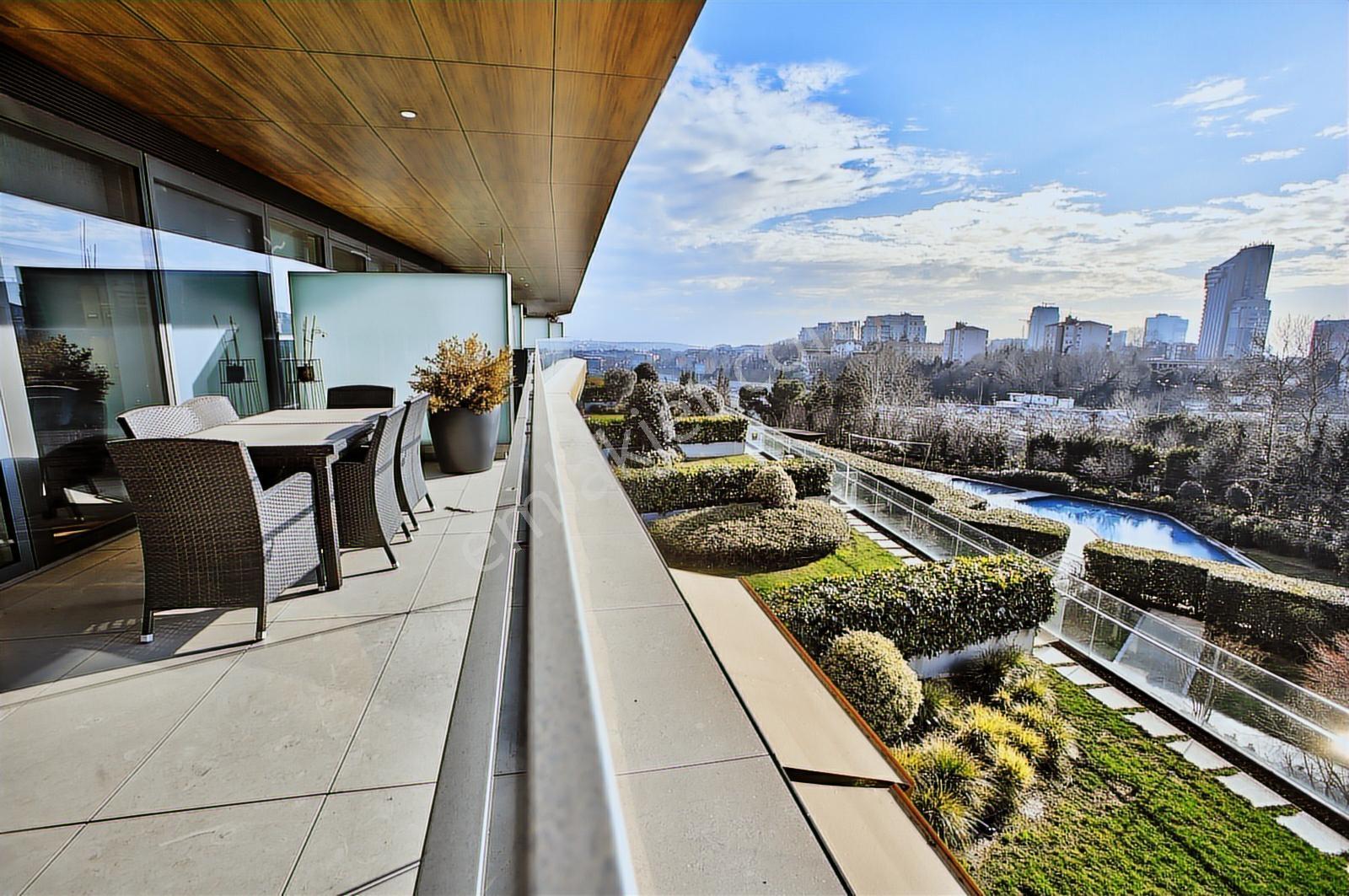 Zorlu Center Güncel 400 M2 Dubleks Dekorasyonlu Satılık Ofıs