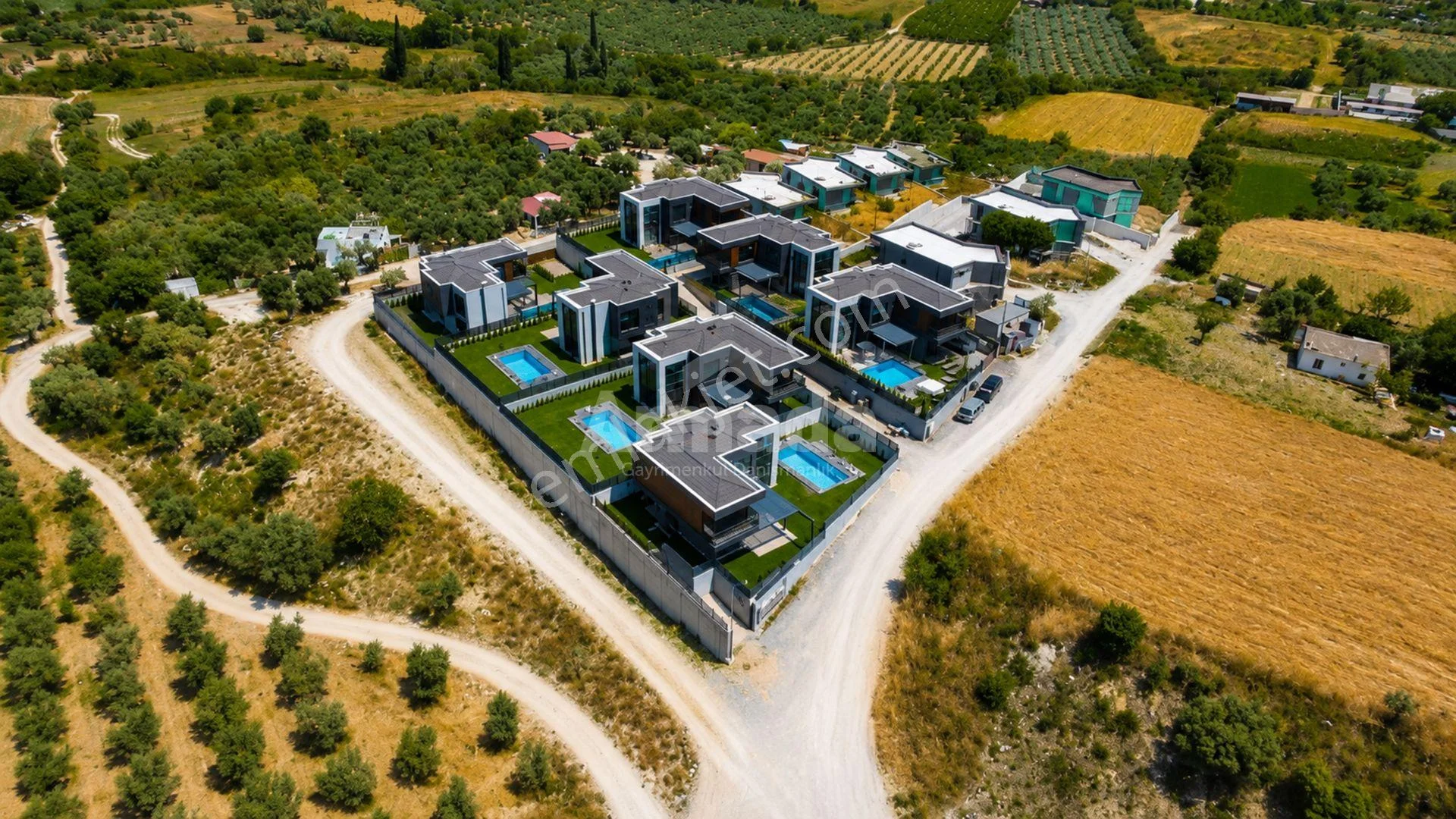 Kuşadası Karaova Mahallesi'nde Tek Müstakil Özel Havuzlu Villa - Görsel 5