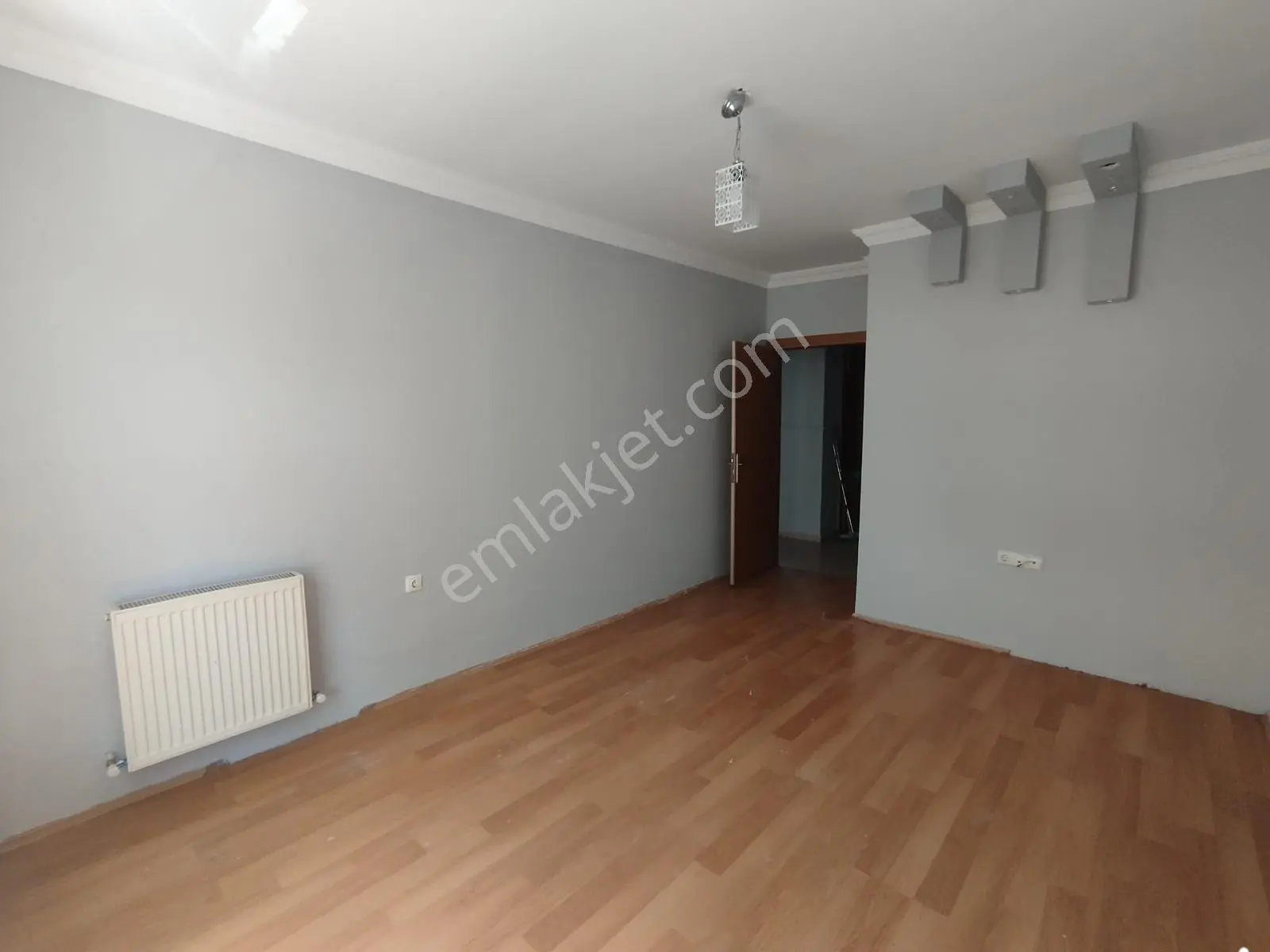 Kumlubel Mahallesinde İçi Özenle Yenilenmiş Kiralık 2+1 Daire - Görsel 13