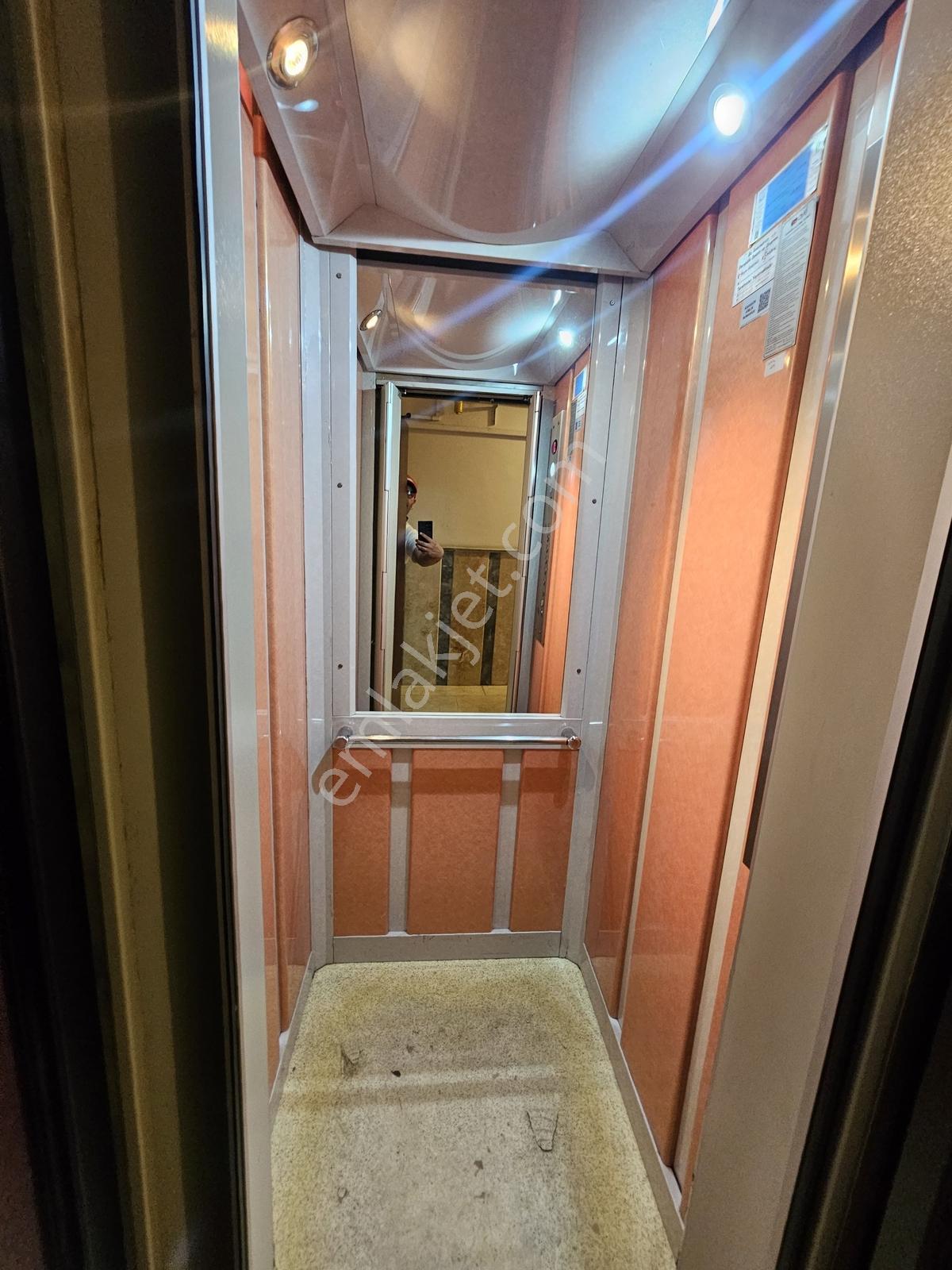 Merkezi Konum, Geniş Alan Ve Ulaşım Avantajlı Modern Daire - Görsel 9
