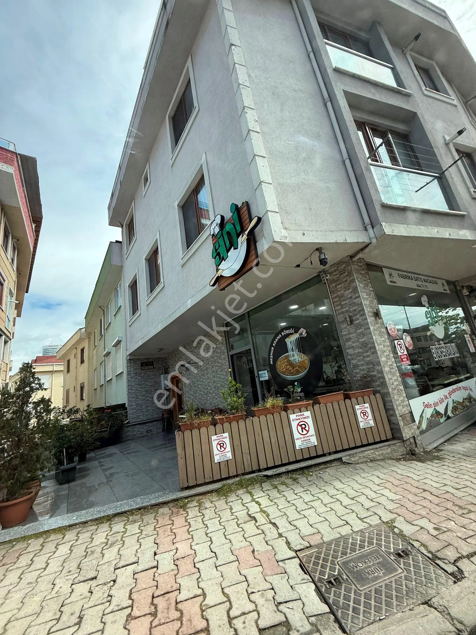 Ataşehir Örnek Mah. Kurumsal Kiracılı 150 M2 Satılık Dükkan
