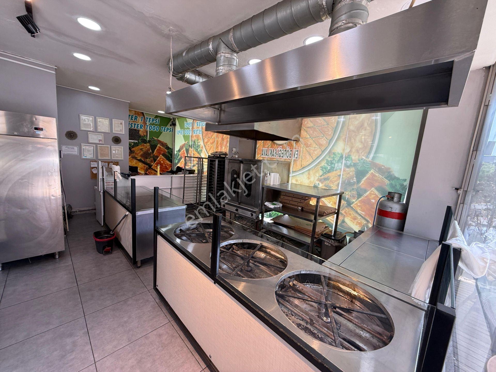Ataşehir Örnek Mah. Kurumsal Kiracılı 150 M2 Satılık Dükkan - Görsel 14