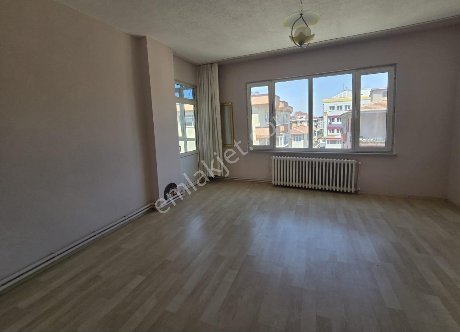 Omurtak Caddesine Cephe Ev-ofis İçin Uygun Kıralık 2+1 Daire - Görsel 9