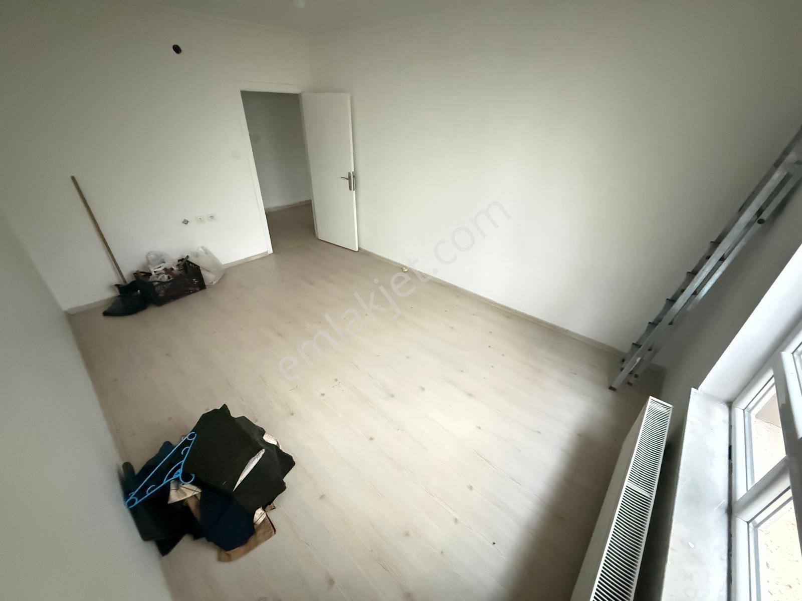 Rotadan Cd Paraleli, Geniş, E.banyolu, Çift Balkon Masrafsız 3+1 - Görsel 23