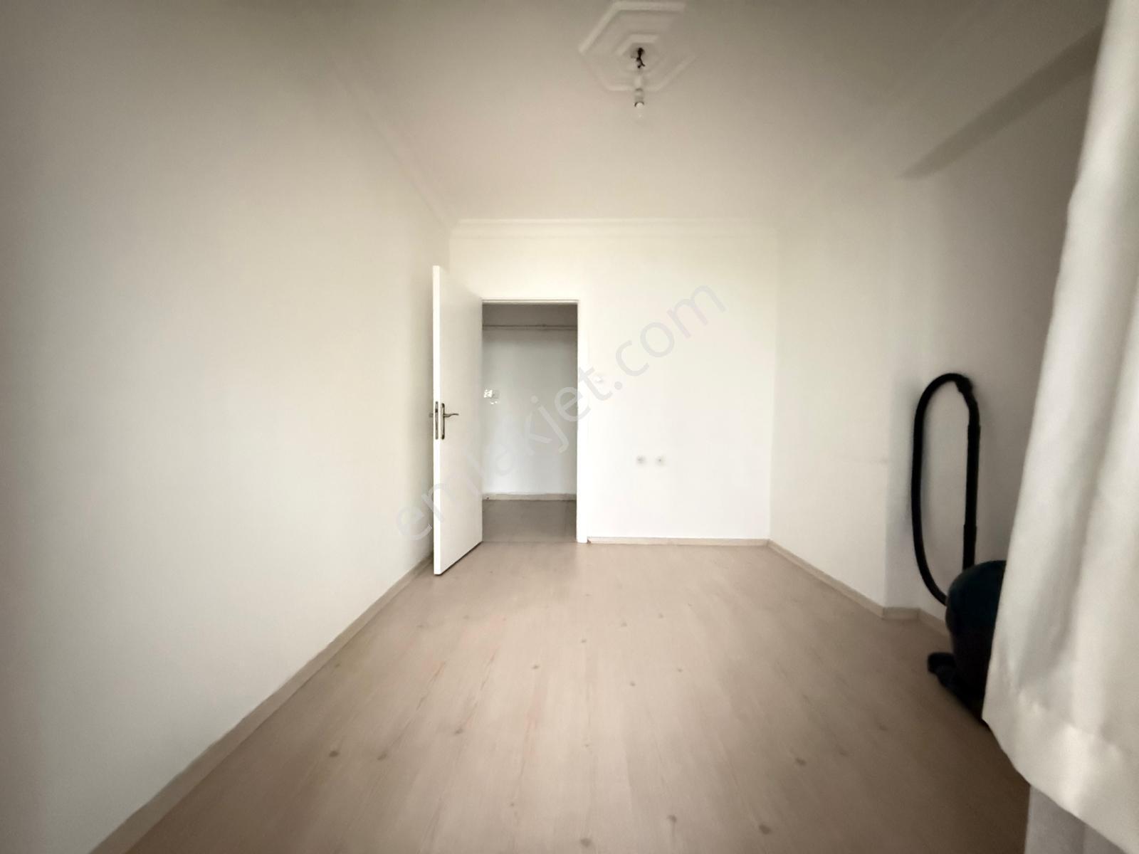 Rotadan Cd Paraleli, Geniş, E.banyolu, Çift Balkon Masrafsız 3+1 - Görsel 8
