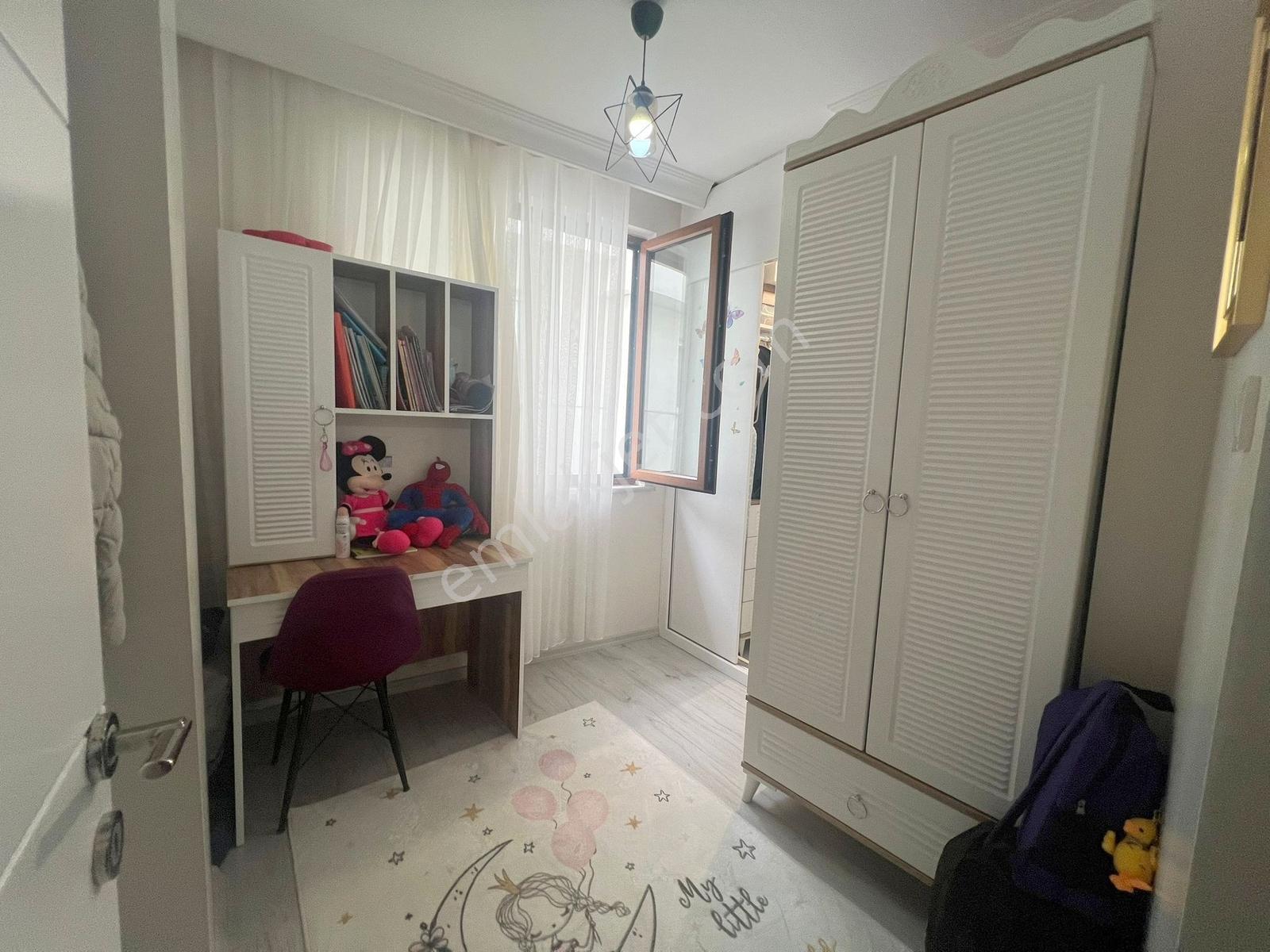 İsa Emlakdan Hürriyette 10 Yıllık Kullanışlı 5+1 Dublex Daire - Görsel 12