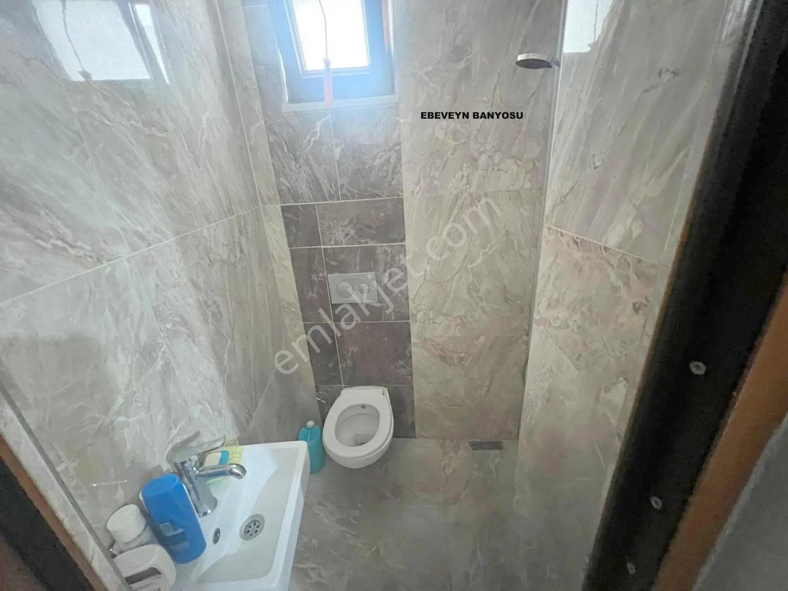 İsa Emlakdan Hürriyette 10 Yıllık Kullanışlı 5+1 Dublex Daire - Görsel 4