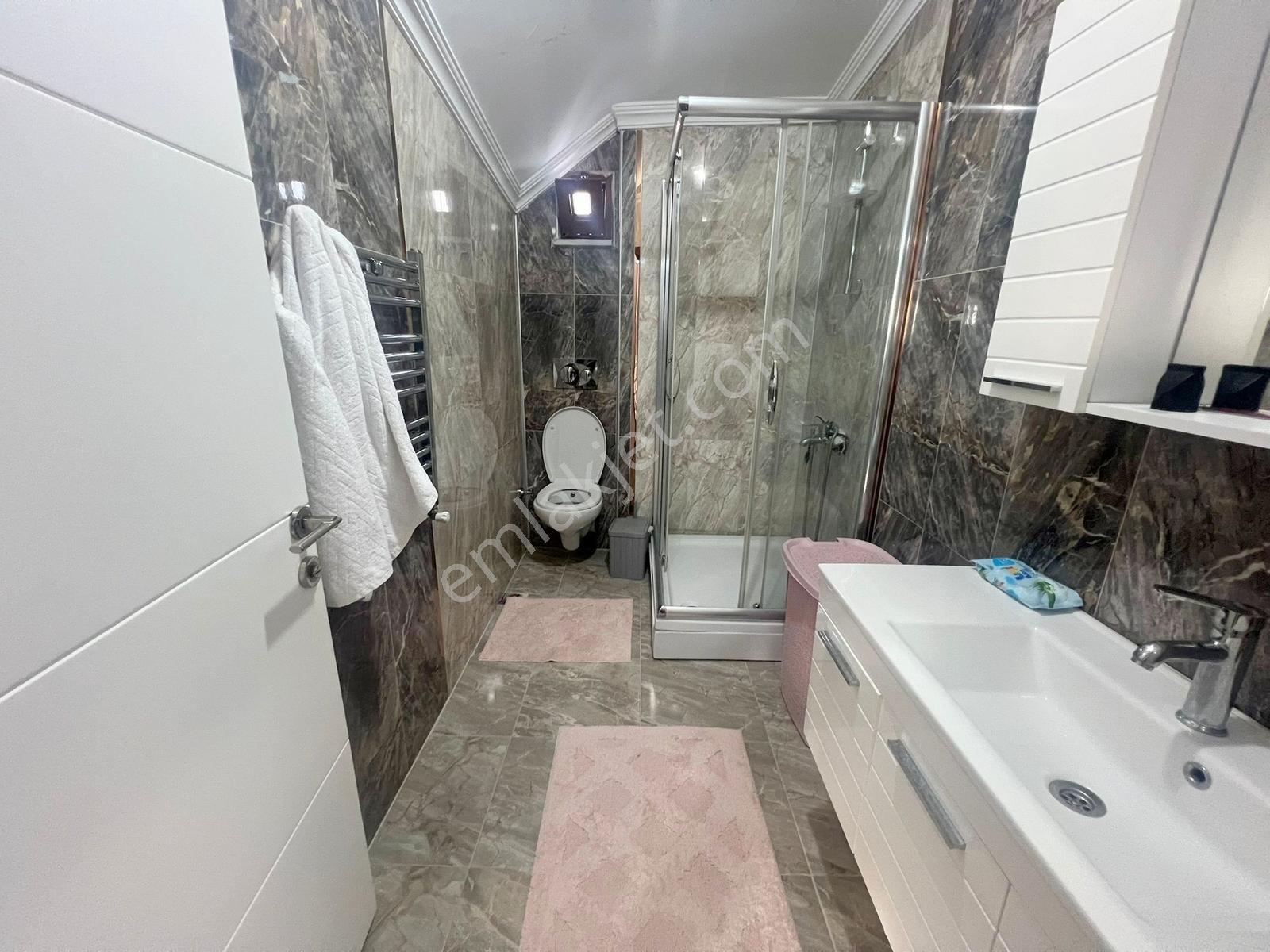 İsa Emlakdan Hürriyette 10 Yıllık Kullanışlı 5+1 Dublex Daire - Görsel 28