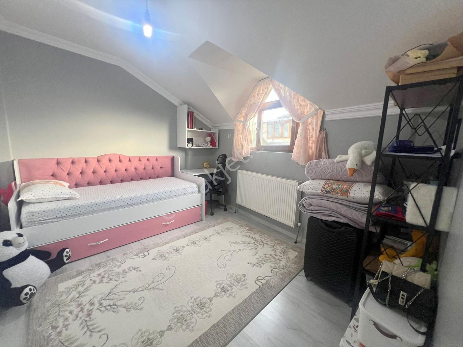 İsa Emlakdan Hürriyette 10 Yıllık Kullanışlı 5+1 Dublex Daire - Görsel 33