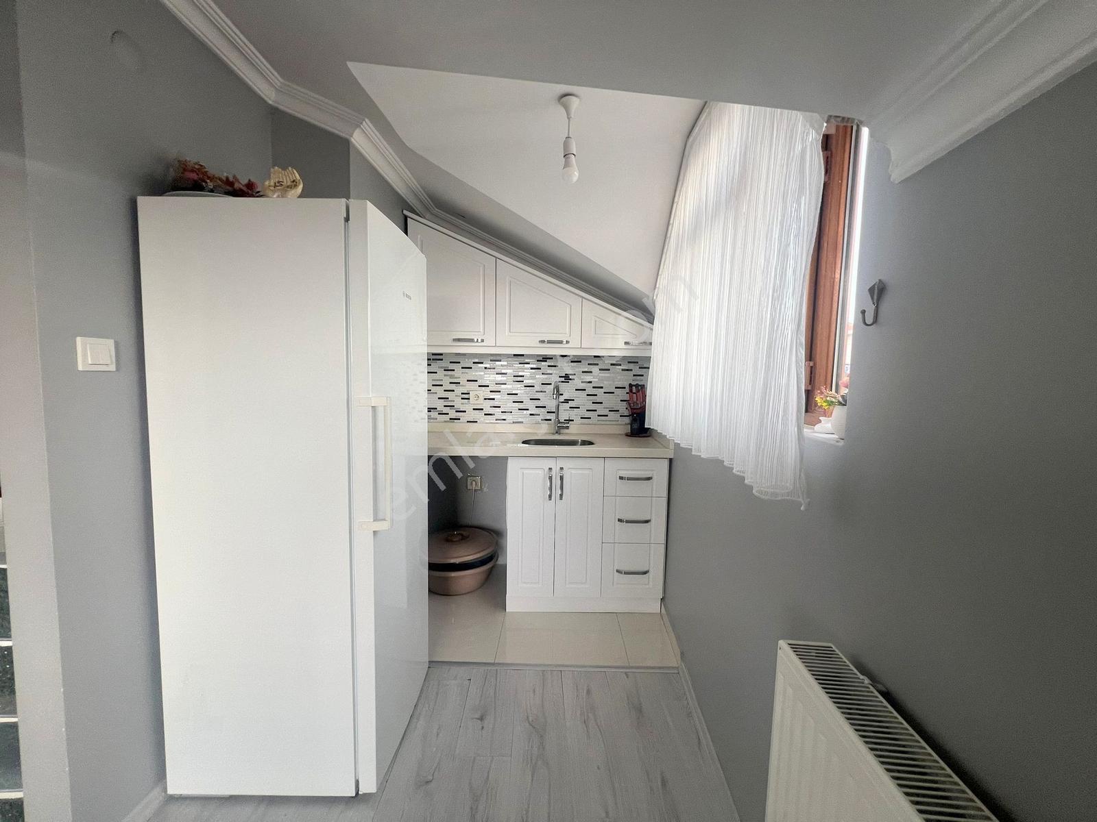 İsa Emlakdan Hürriyette 10 Yıllık Kullanışlı 5+1 Dublex Daire - Görsel 26