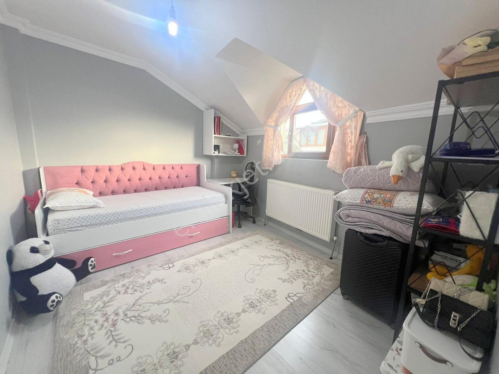 İsa Emlakdan Hürriyette 10 Yıllık Kullanışlı 5+1 Dublex Daire - Görsel 18