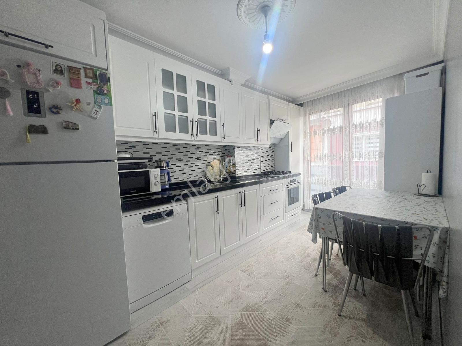 İsa Emlakdan Hürriyette 10 Yıllık Kullanışlı 5+1 Dublex Daire - Görsel 23