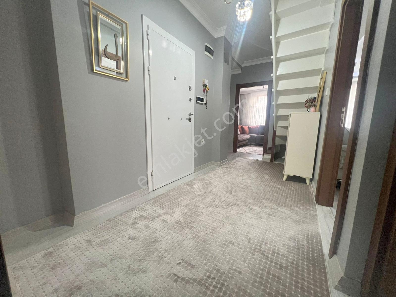 İsa Emlakdan Hürriyette 10 Yıllık Kullanışlı 5+1 Dublex Daire - Görsel 14