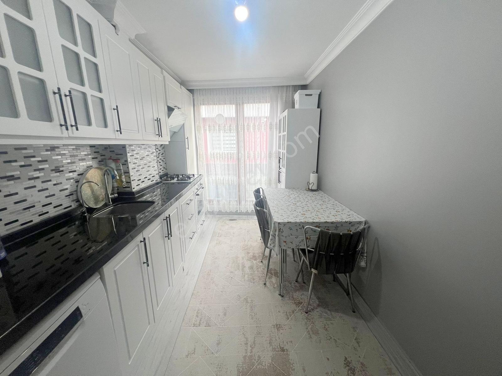 İsa Emlakdan Hürriyette 10 Yıllık Kullanışlı 5+1 Dublex Daire - Görsel 32