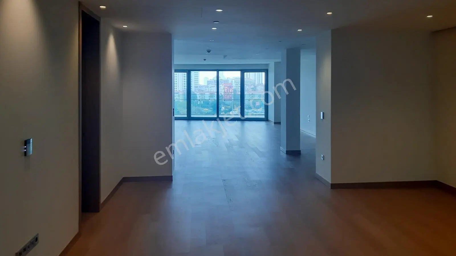 Zorlu Center Kıralık Bogaz Manzaralı 200 M2 Luks Ofıs - Görsel 14