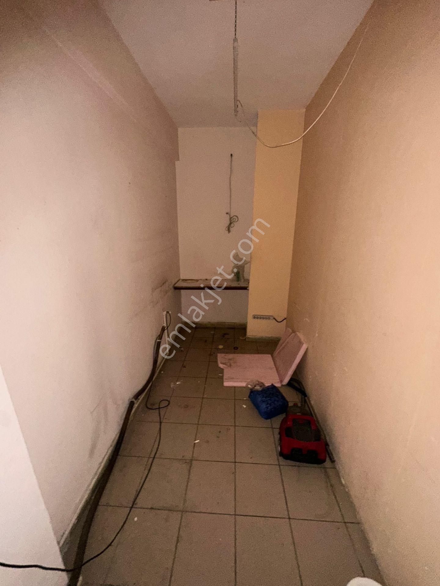Mertcan Dan Yakacık Meydana Yürüme 200m2 Fırsat Kiralık Dükkan - Görsel 16