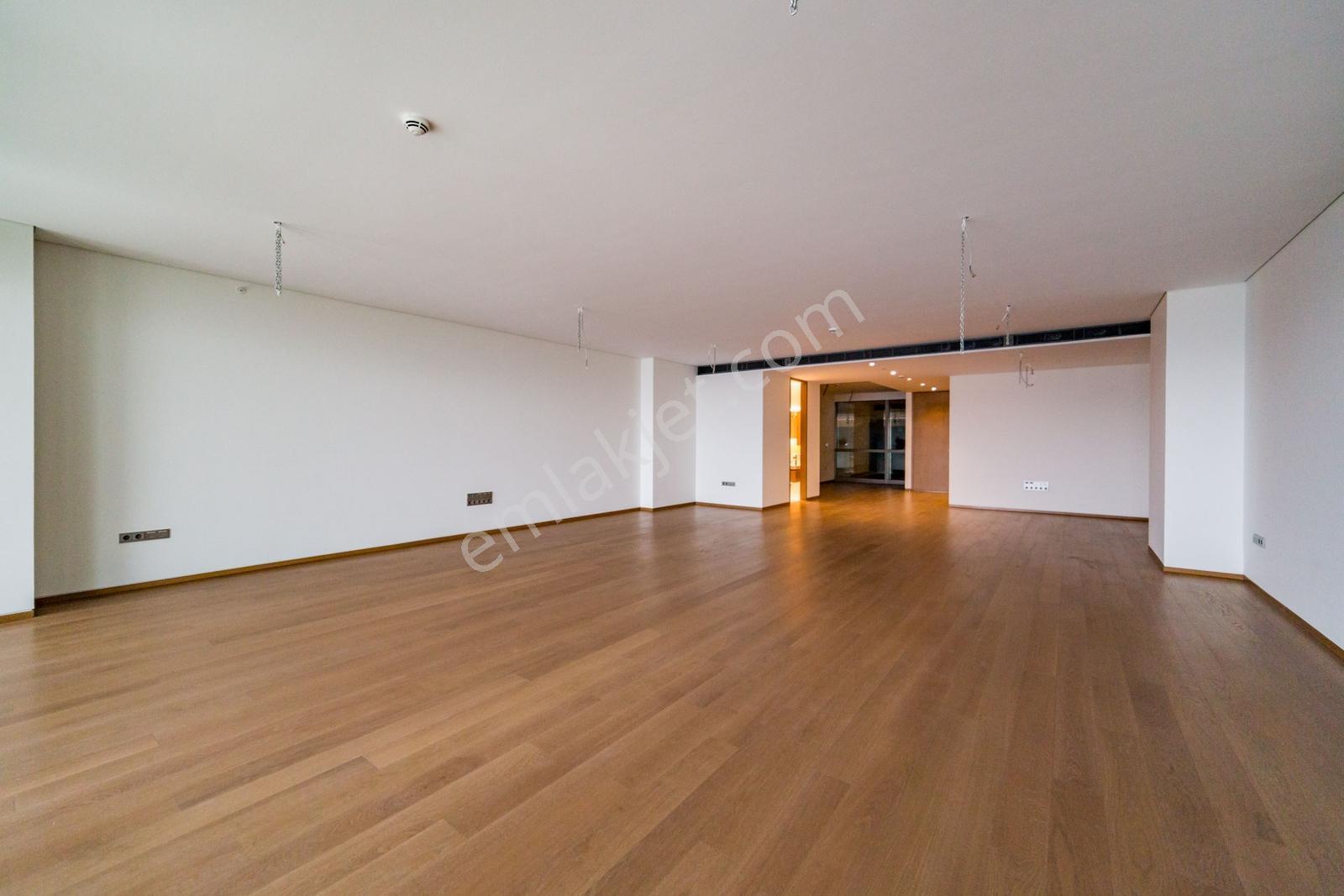 Versatıe Den Zorlu Center 200 M2 Satılık Luks Ofıs - Görsel 15