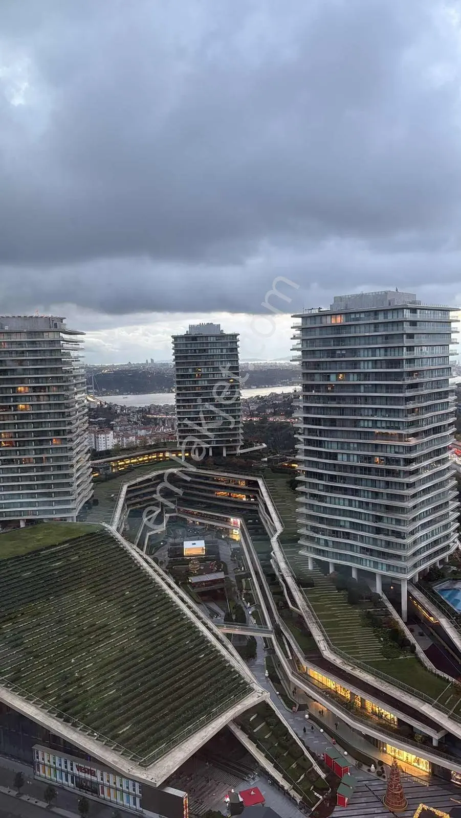 Zorlu Center Residence Kiralık 1+1 Manzaralı 170 M2 Eşyalı Daire
