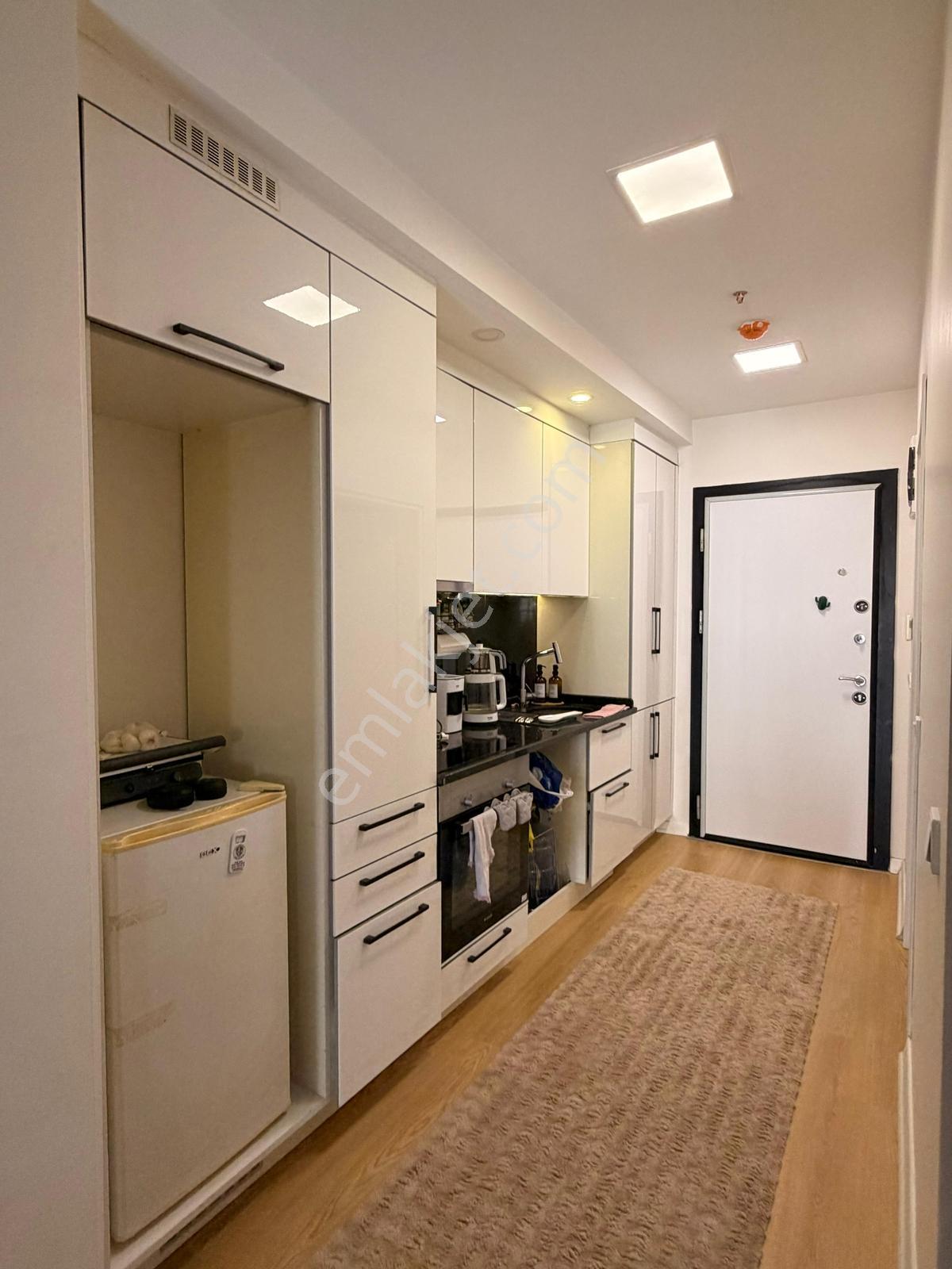 Çarşı Rezidansta Kiralık Ara Kat Balkonlu Full Eşyalı 1+1 Daire - Görsel 16