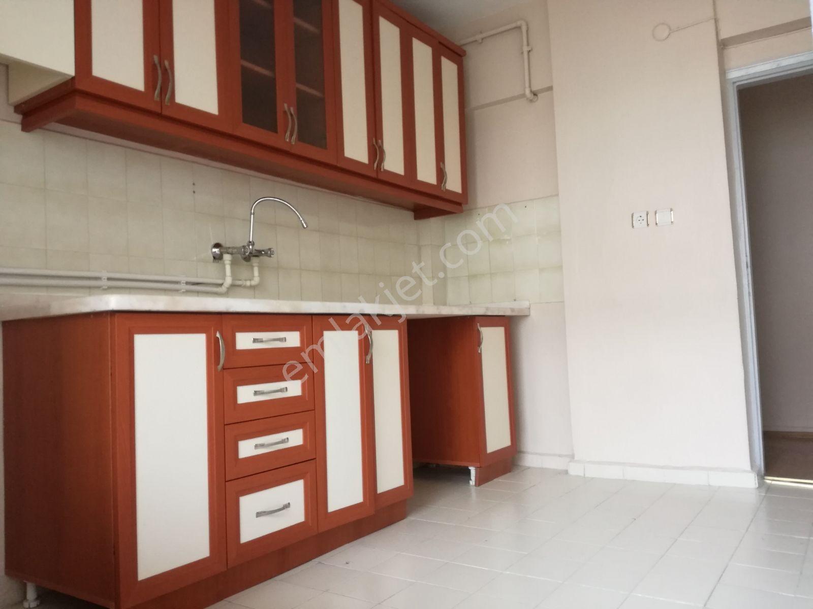 Maltepe Zümrütevlerde Arsapayı 63 M2 Kaleyur Sitesinde 3+1 Güney - Görsel 15