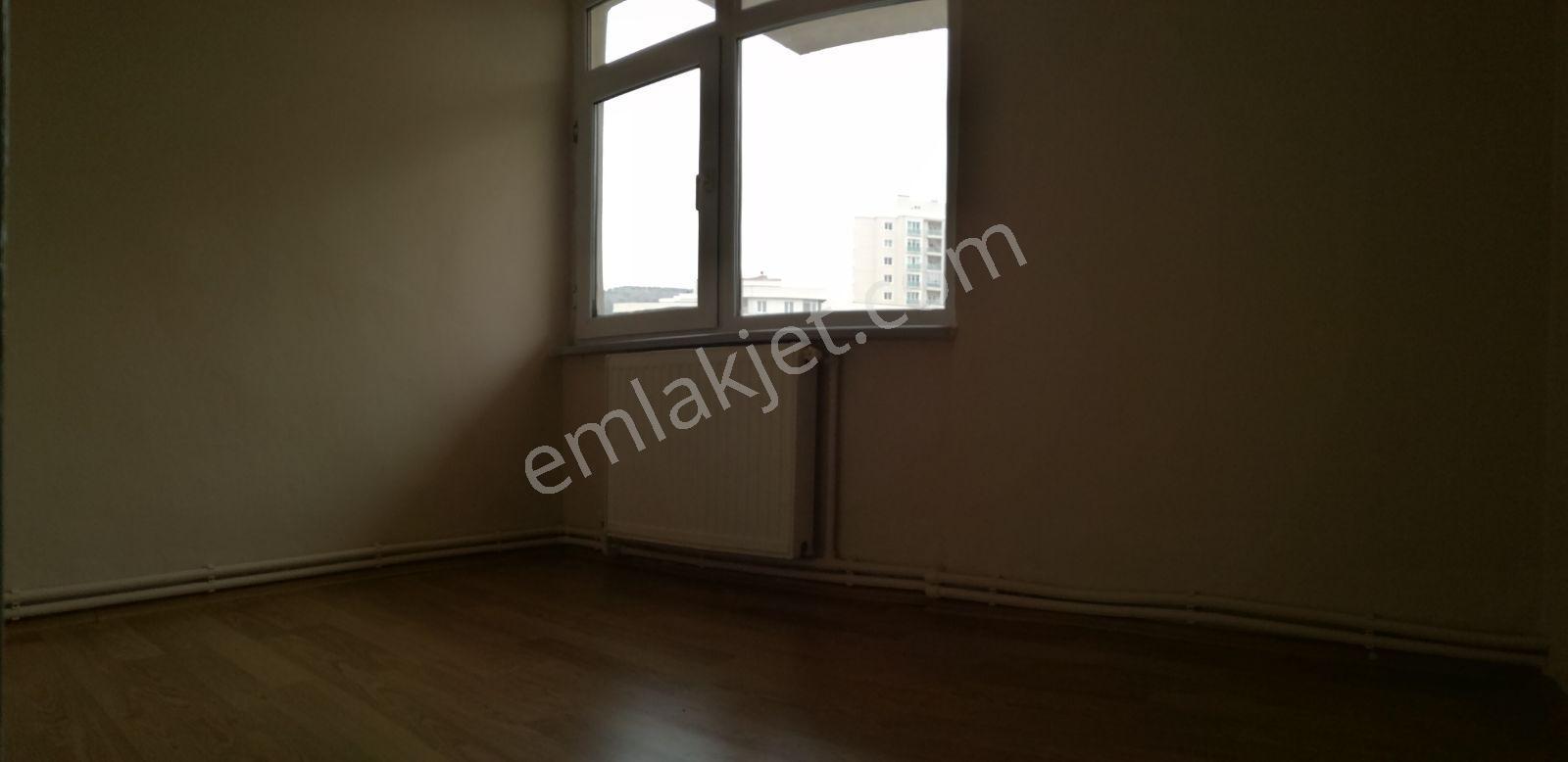 Maltepe Zümrütevlerde Arsapayı 63 M2 Kaleyur Sitesinde 3+1 Güney - Görsel 2