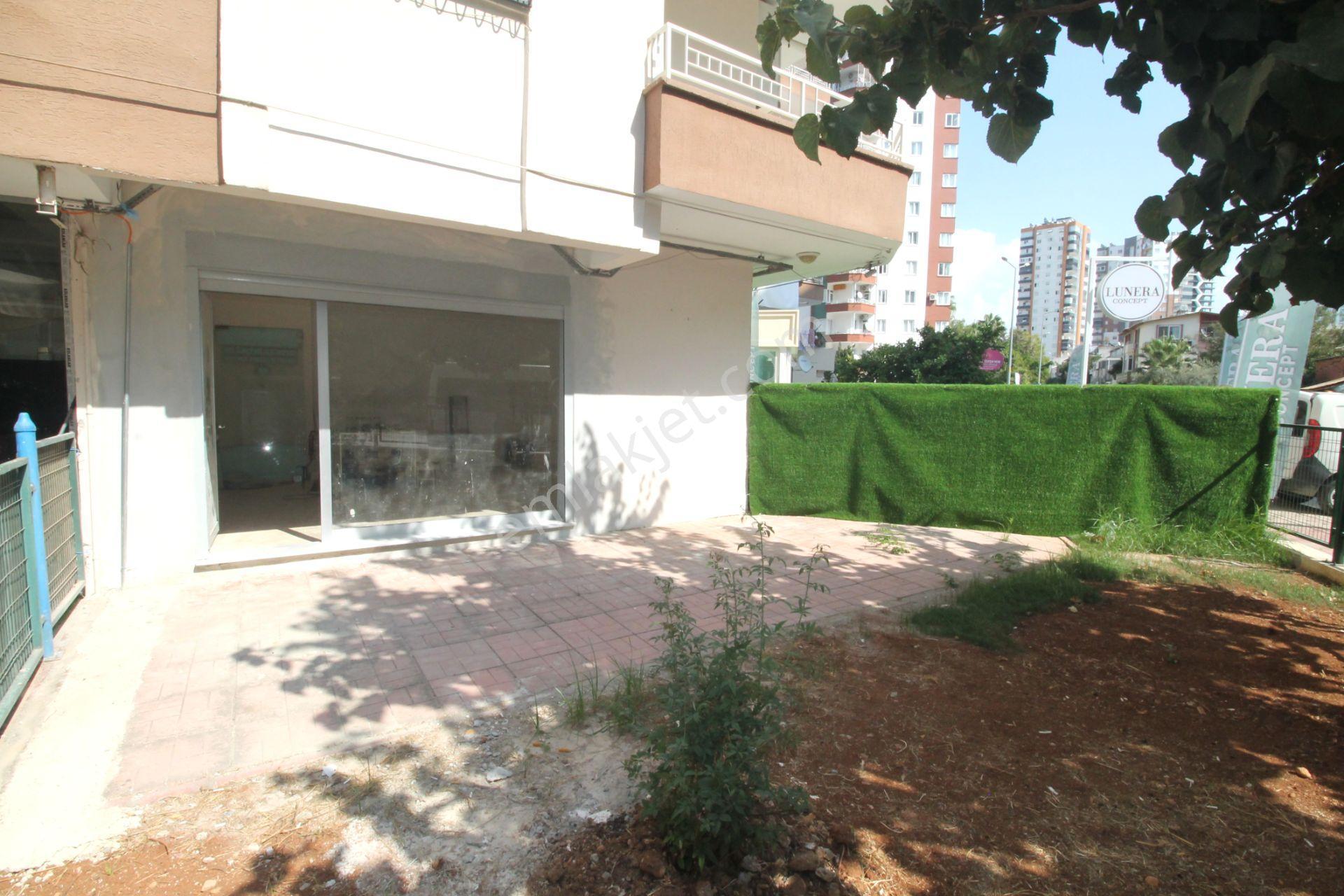 Retro’dan Forum Avm Civarı İşlek Bölgede Kiralık Mağaza - Görsel 5