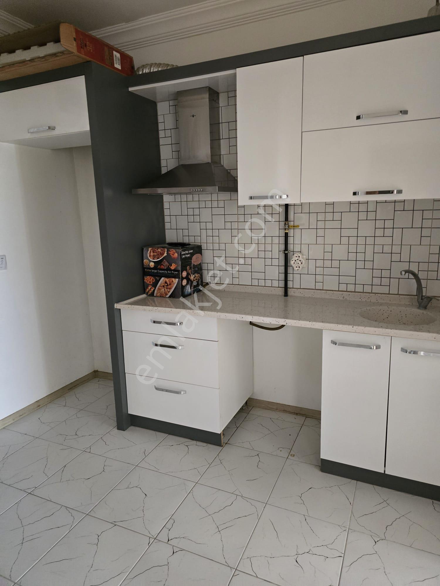 Selcuklu Hastane Karşısı 1+1 Kiralık Apart