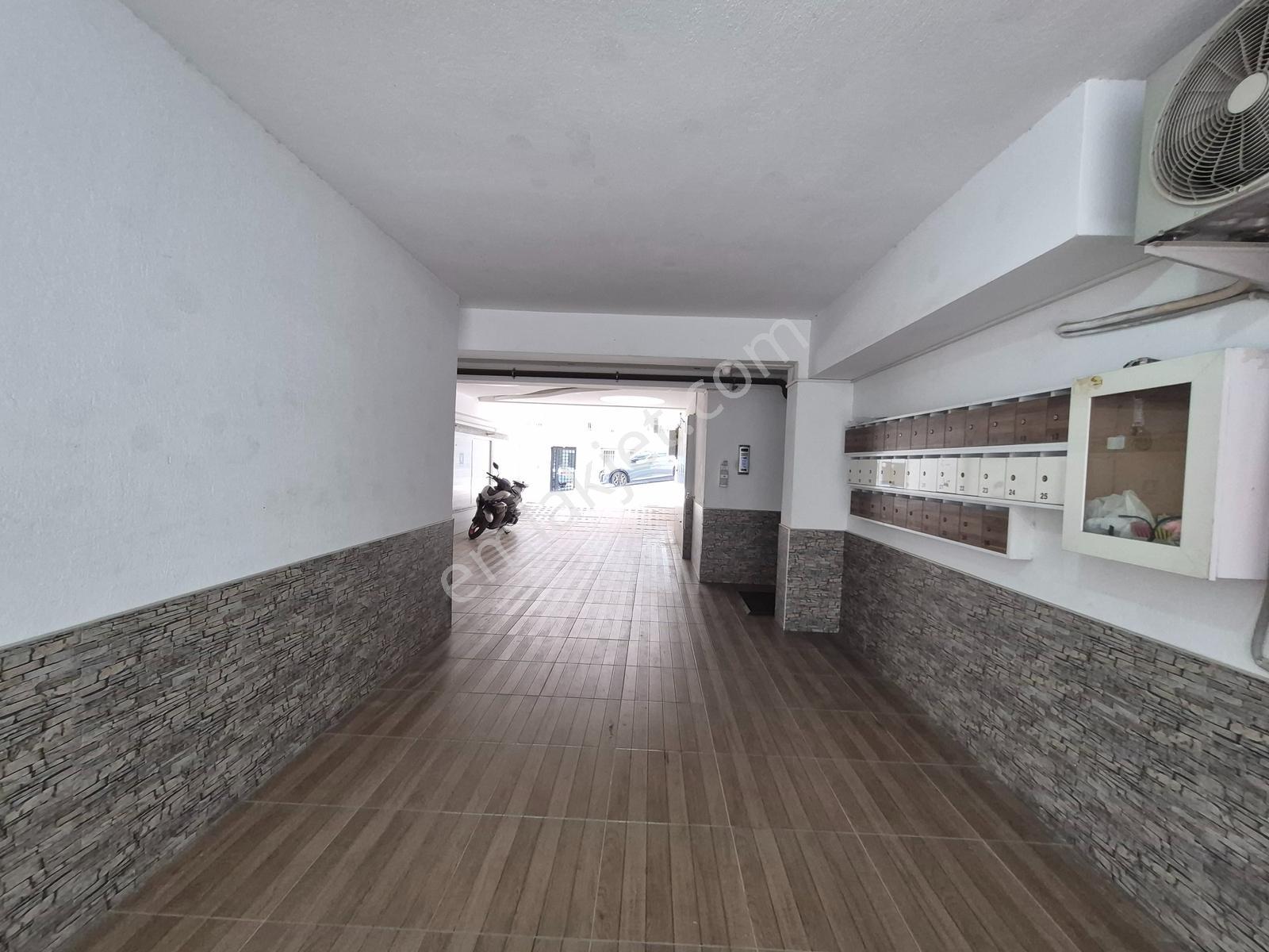 Çiğli Küçük Çiğli De Kiralık Boş 1+1 Daire Kanıt Emlaktan - Görsel 19