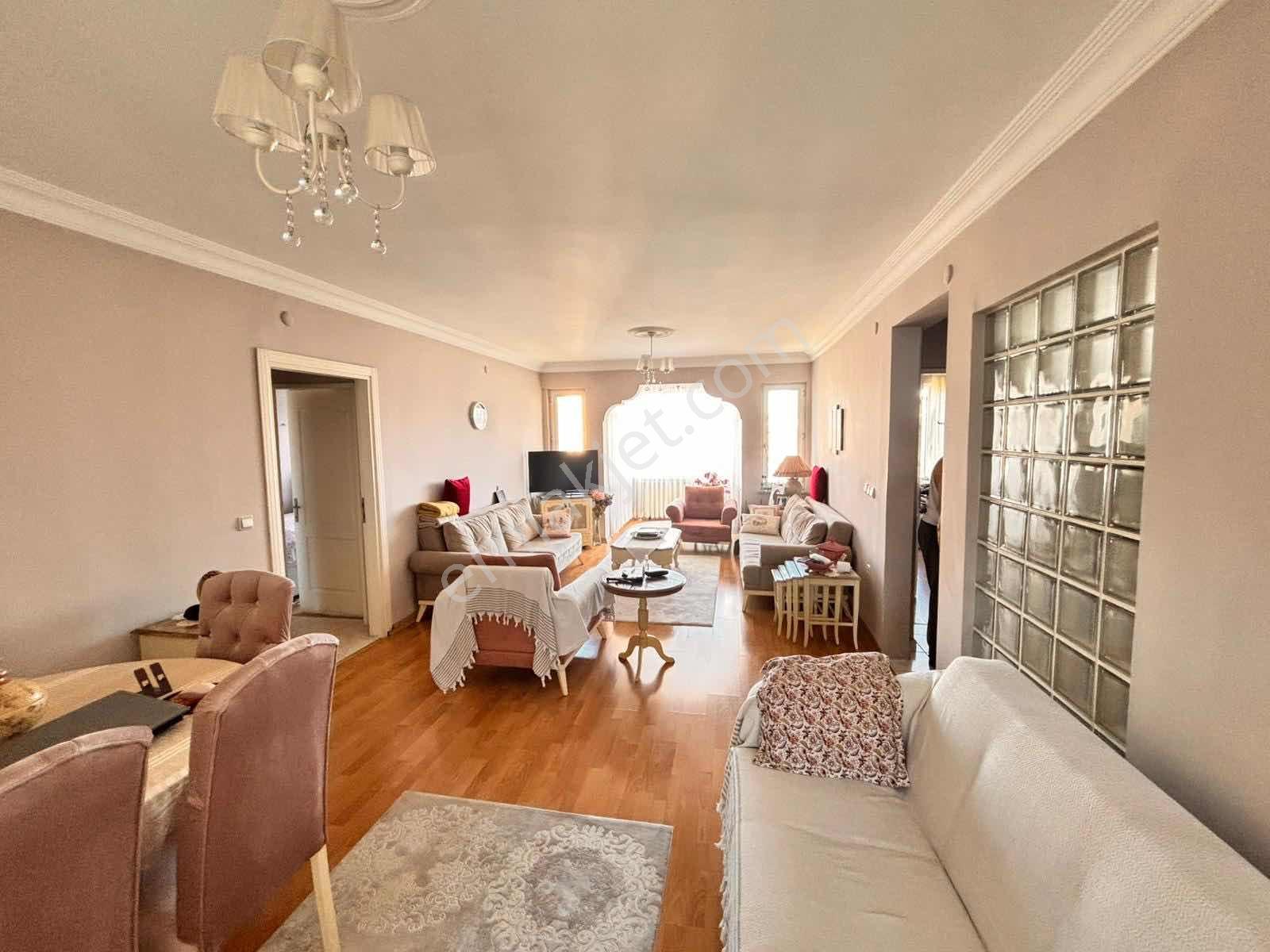 Bahçeşehir Esenkent Kamelya Evlerinde 108m2 Satılık 3+1daire - Görsel 12